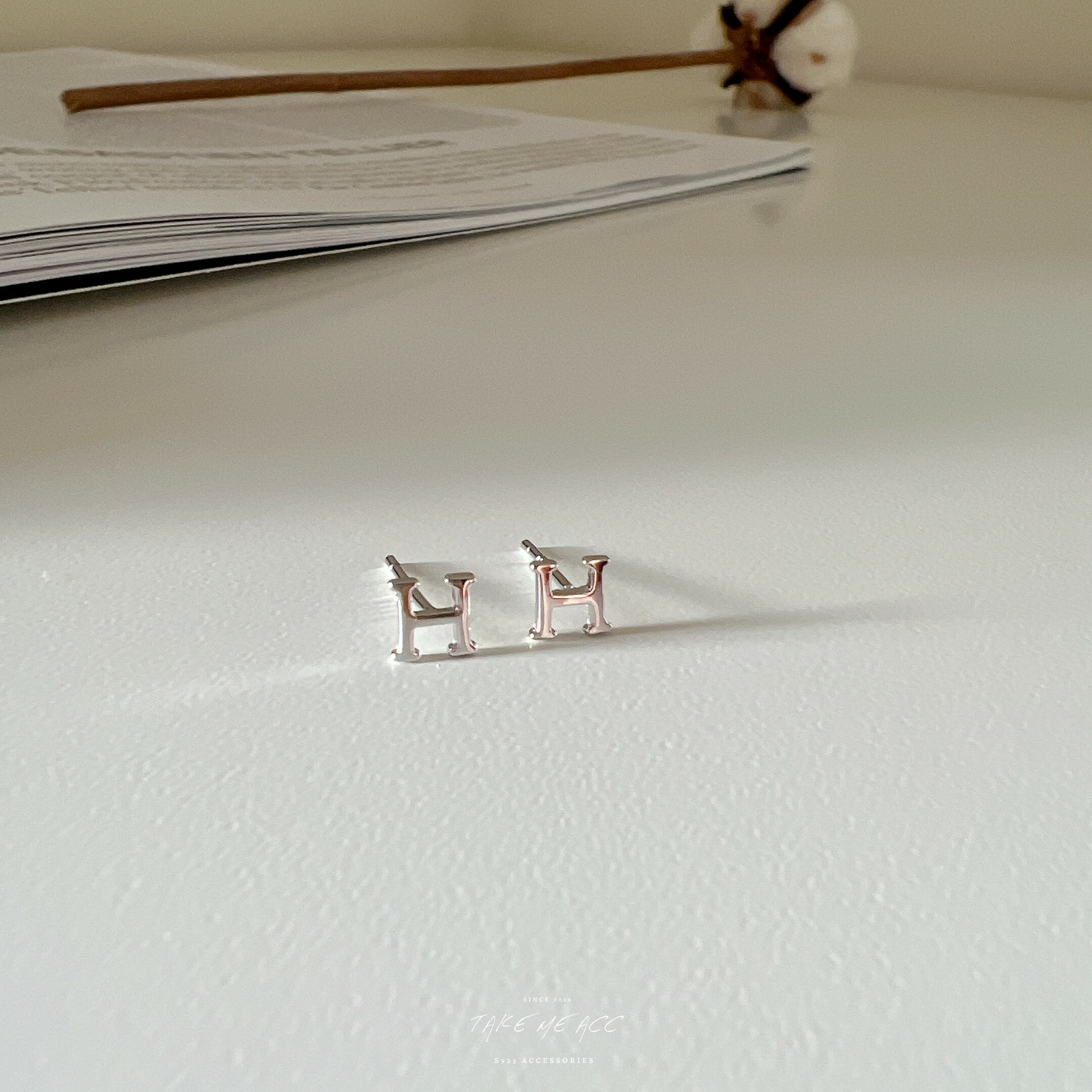 基本字母H純銀耳環｜ 韓國連線