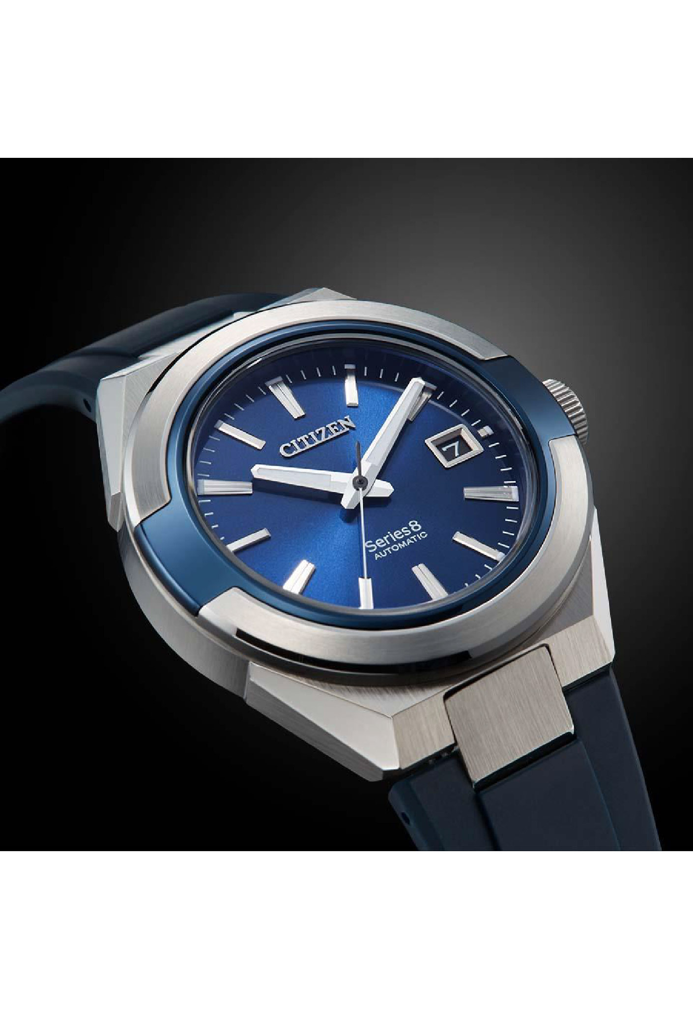 萬年鐘錶 - Citizen 星辰錶 series 8系列 870款  無畏、俐落、簡約款經典橡膠錶帶款機械男錶 NA1005-17L  錶徑40.8MM