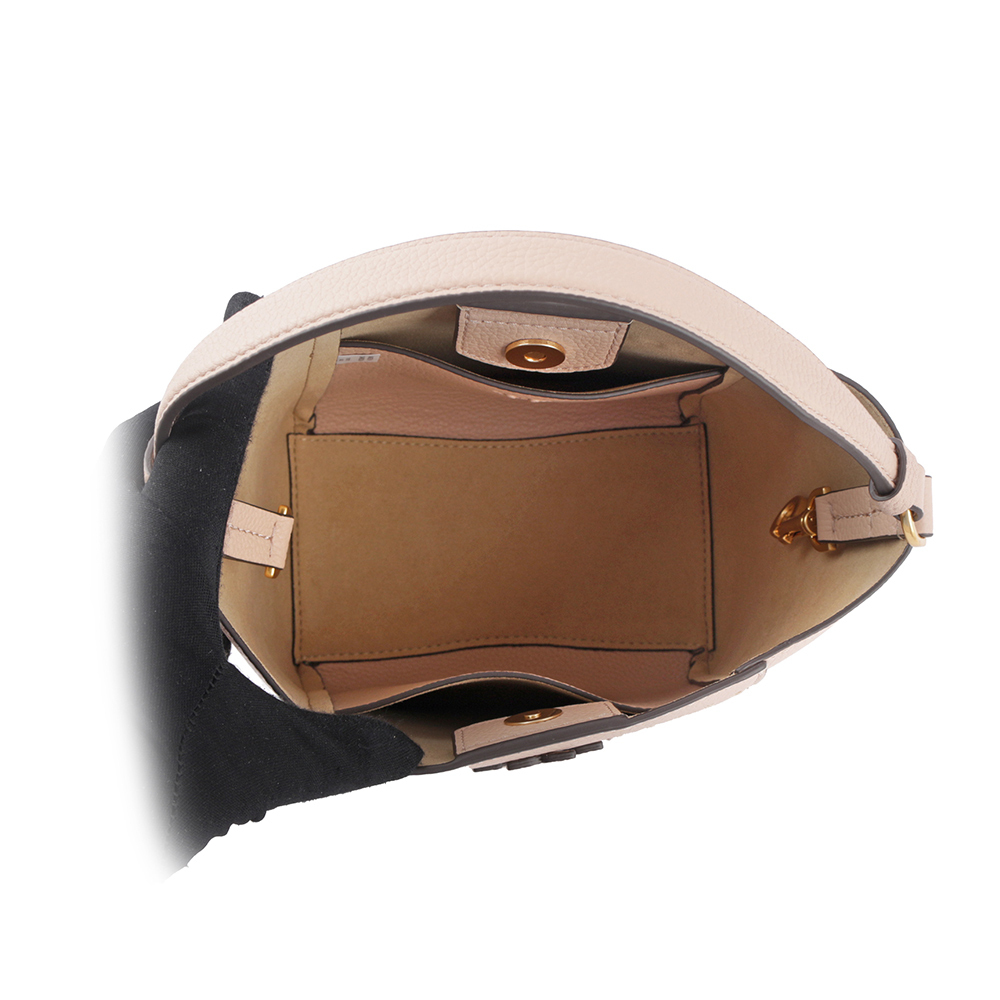 【TORY BURCH】McGRAW 荔枝皮革小型水桶包(沙色) 74956 927