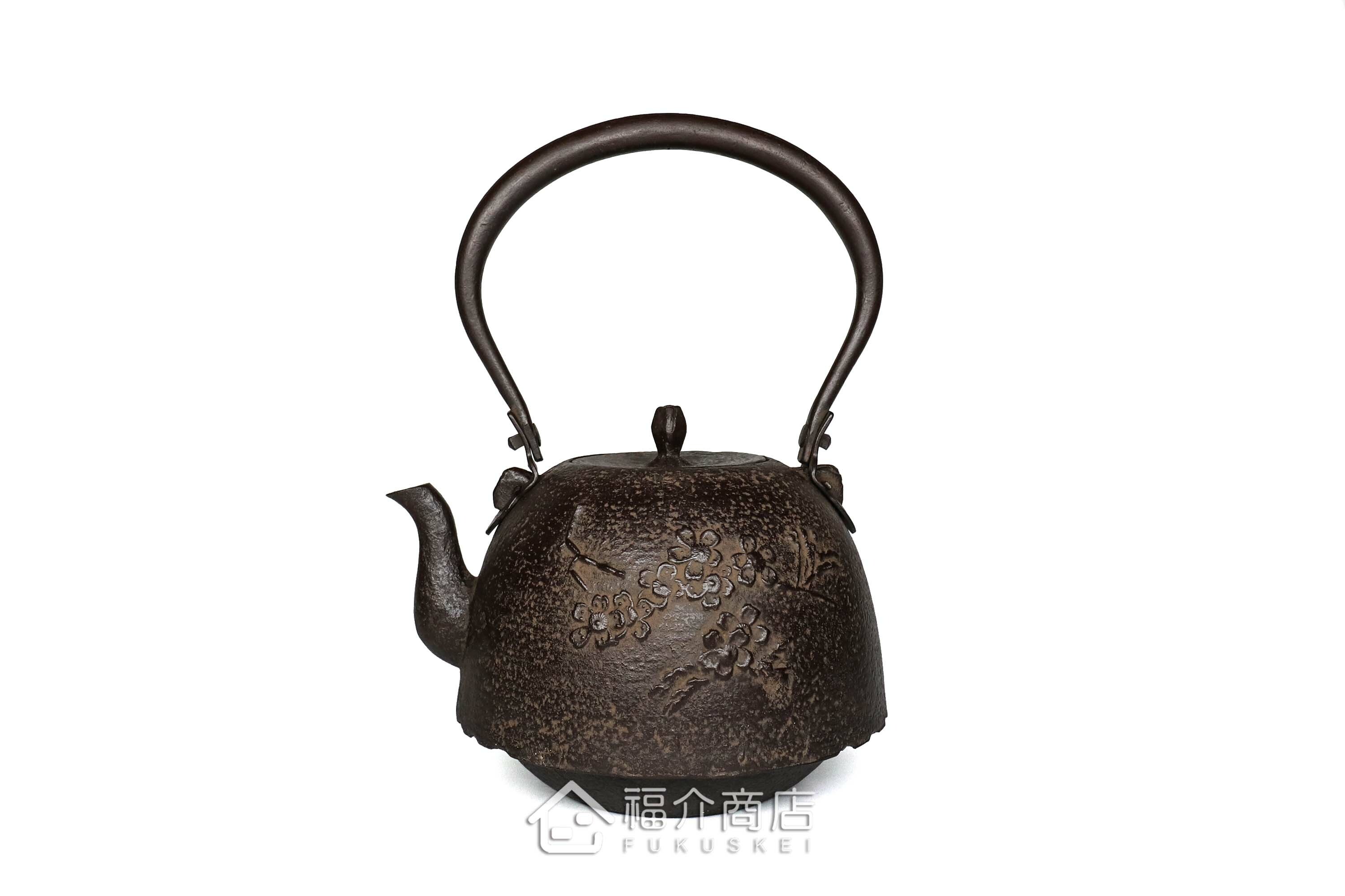 煮水泡茶用的鐵壺，壺身設計成駿馬圖紋