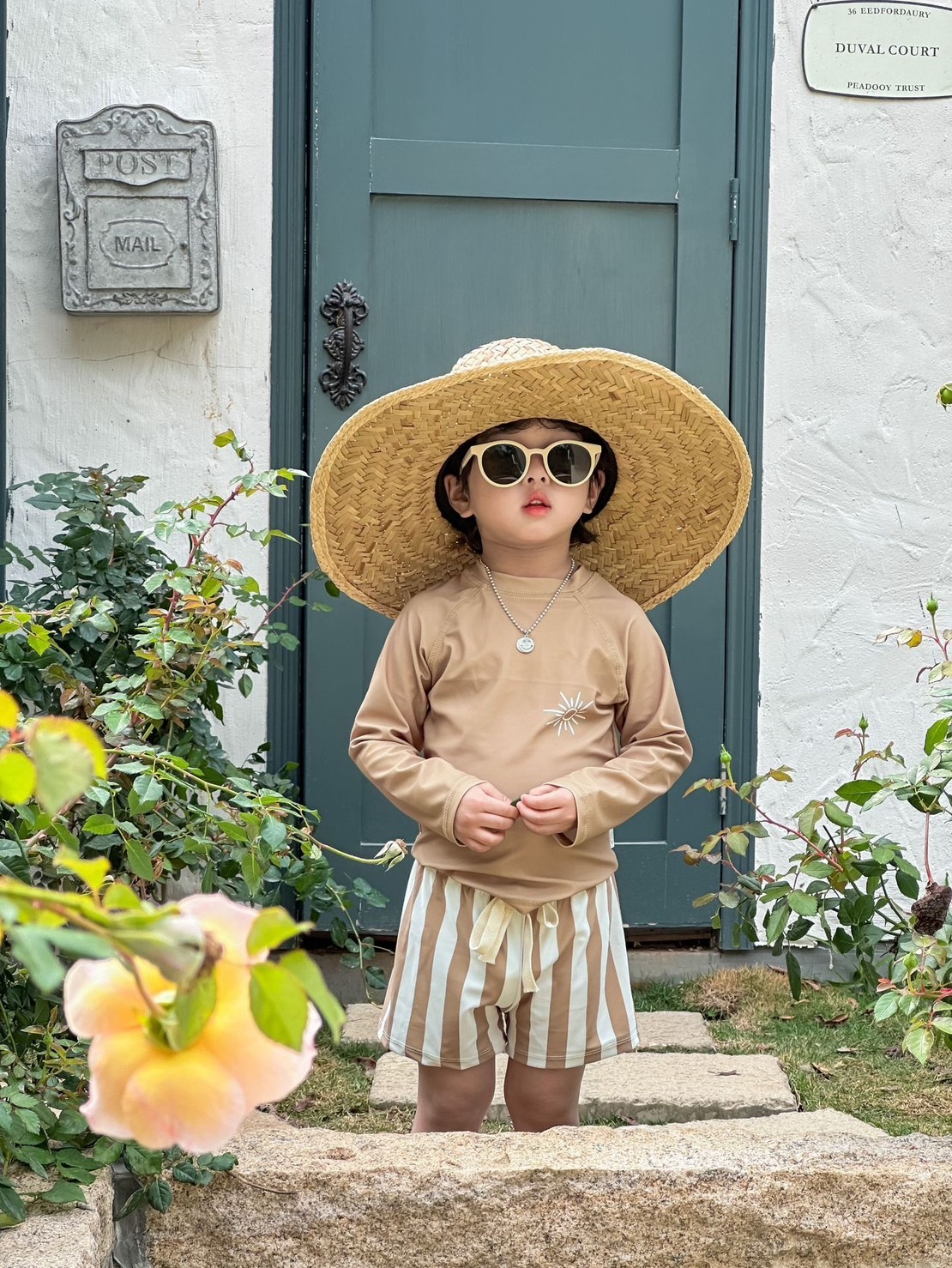 奶茶色長袖兩件式泳衣