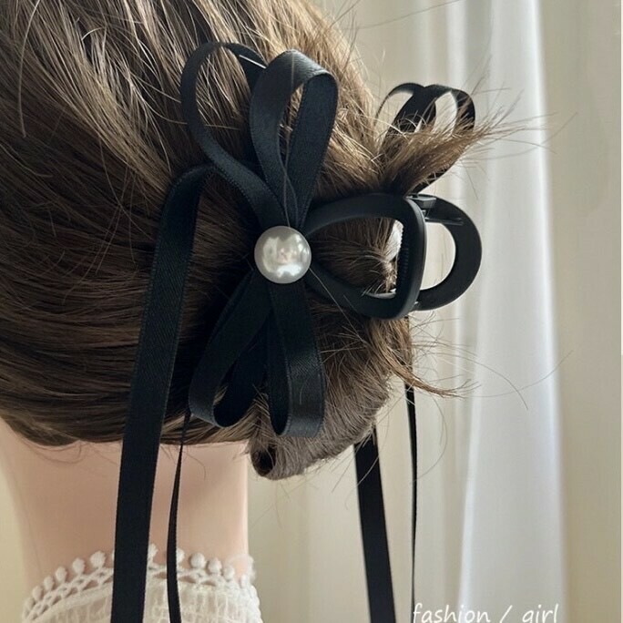 浪漫珍珠緞帶垂吊鯊魚夾