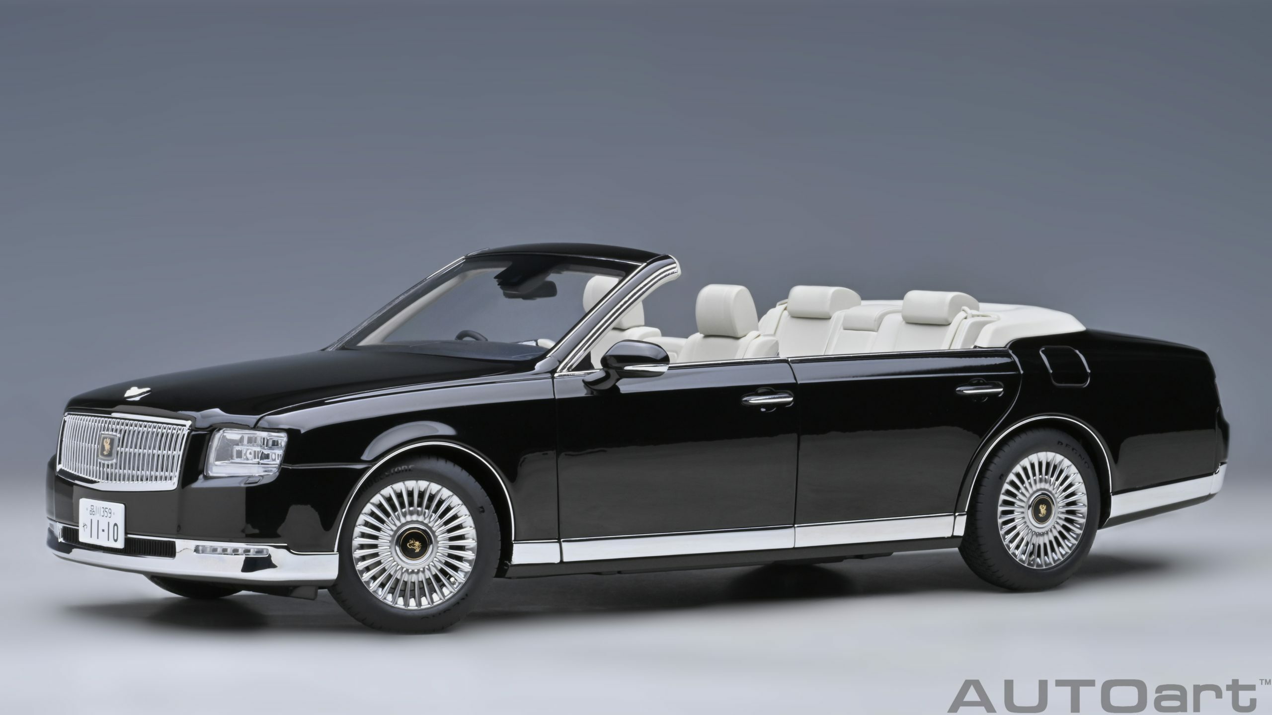 1/18 AUTOART Toyota Century Convertible (Black) (79531)
