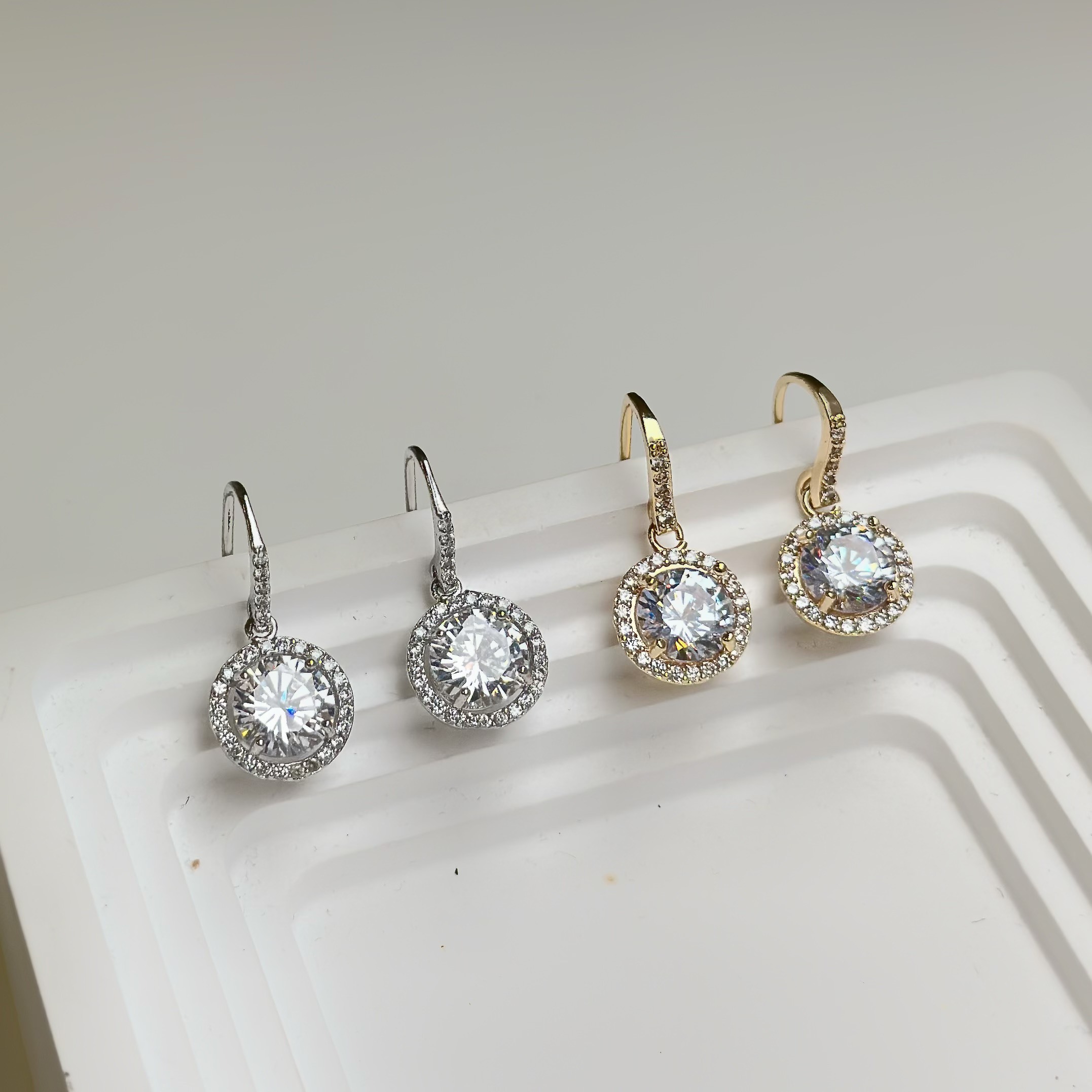 奢華．單鑽耳勾垂吊