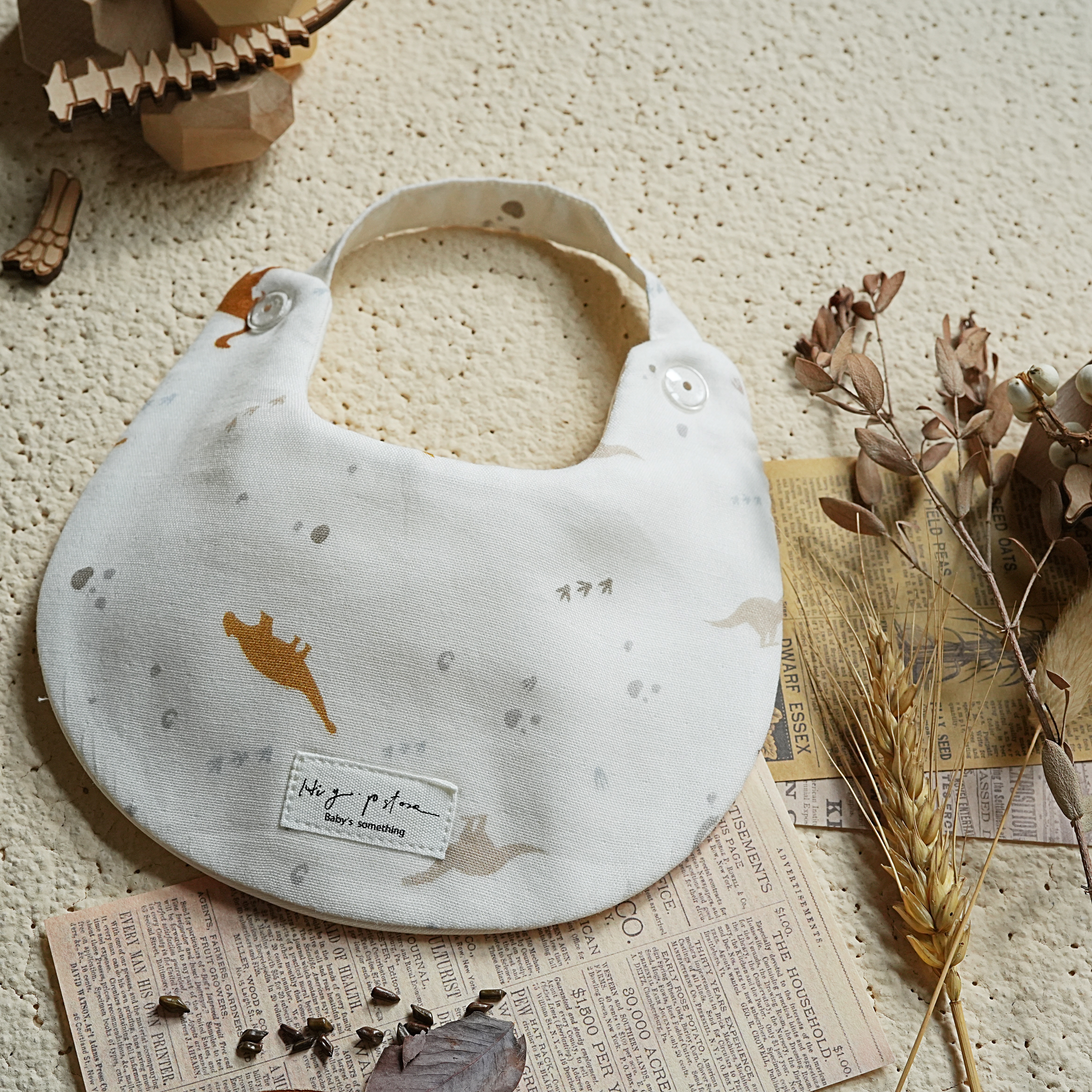 Hi Y.P store-手作圍兜-恐龍之謎