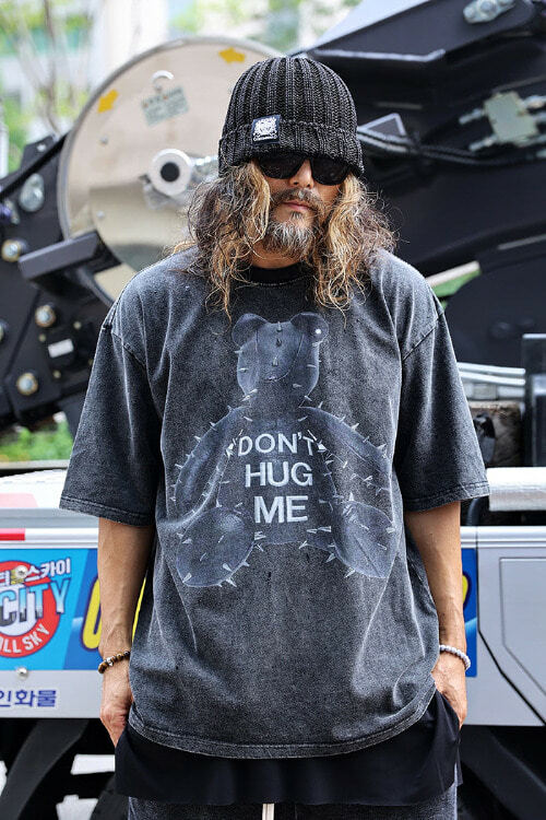 着色刺熊短袖T恤