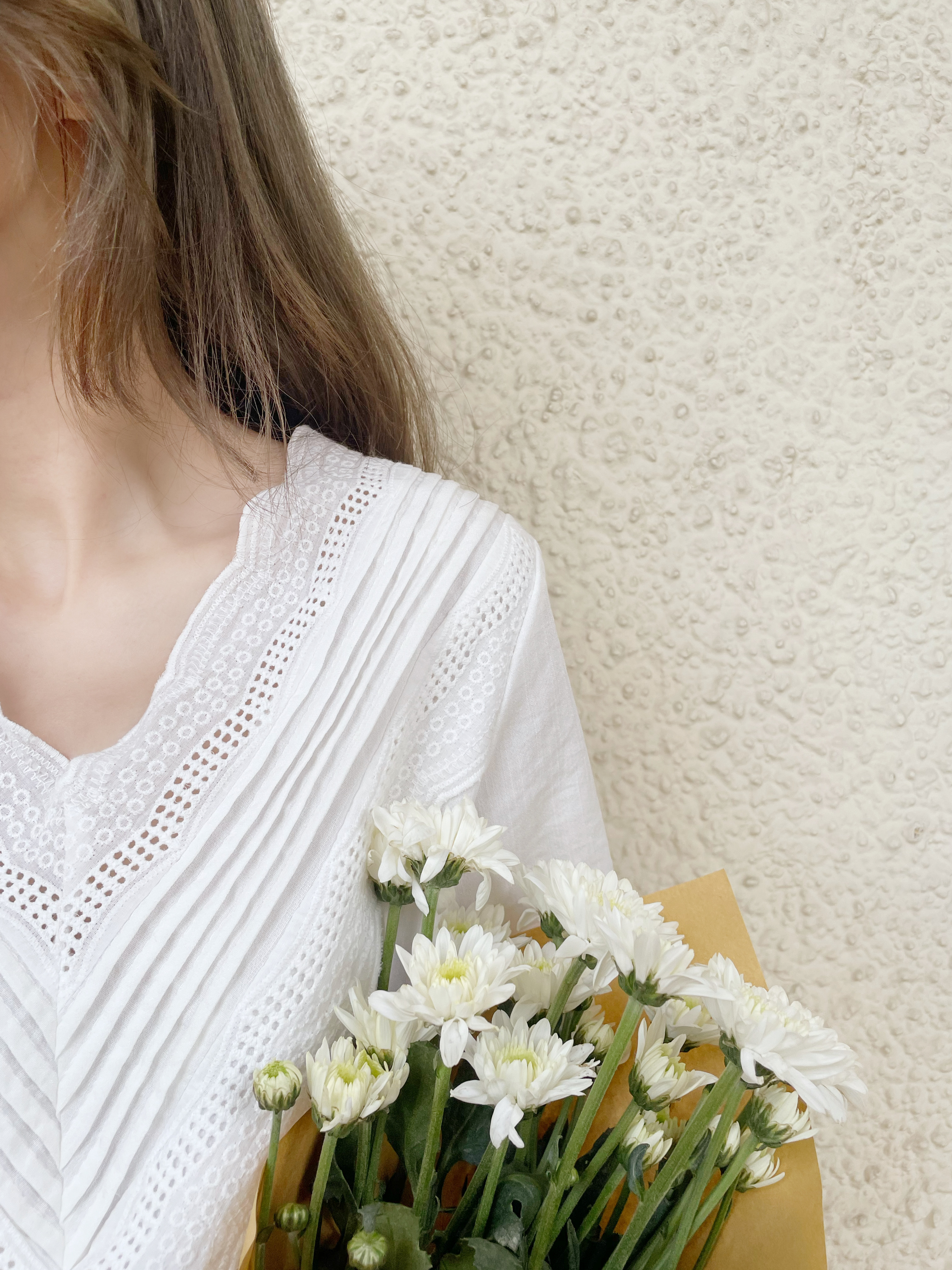 Embroidered V-Neck Top_TP237L19