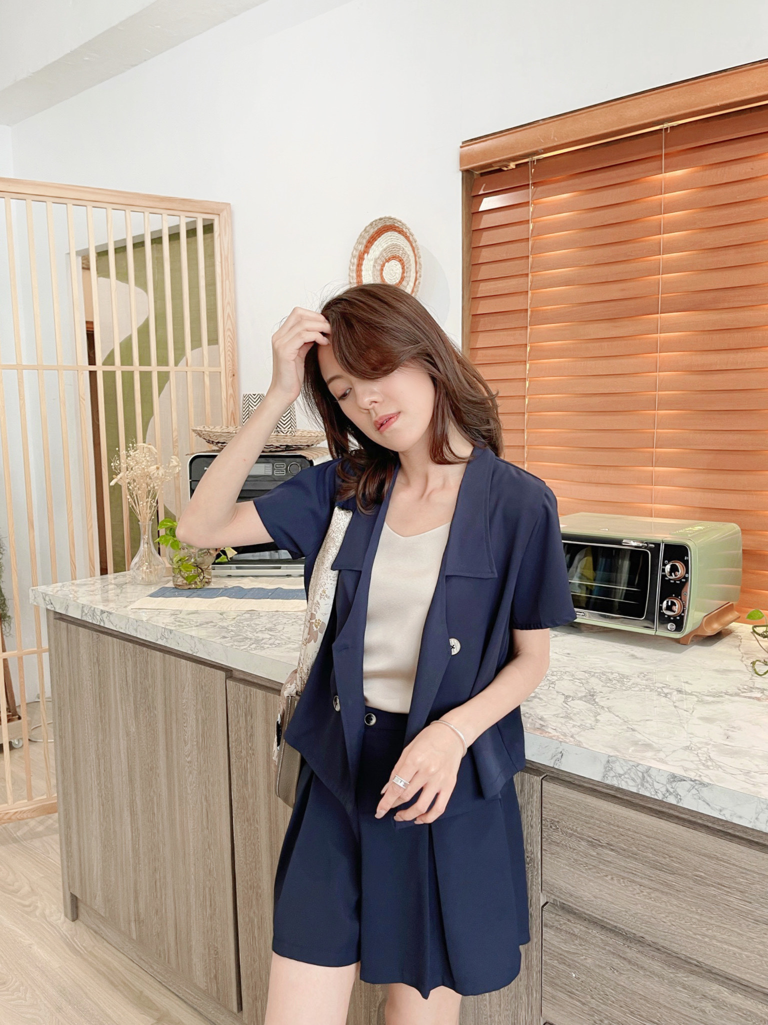 Pleated High Waist Wide Leg Shorts_PT237L10