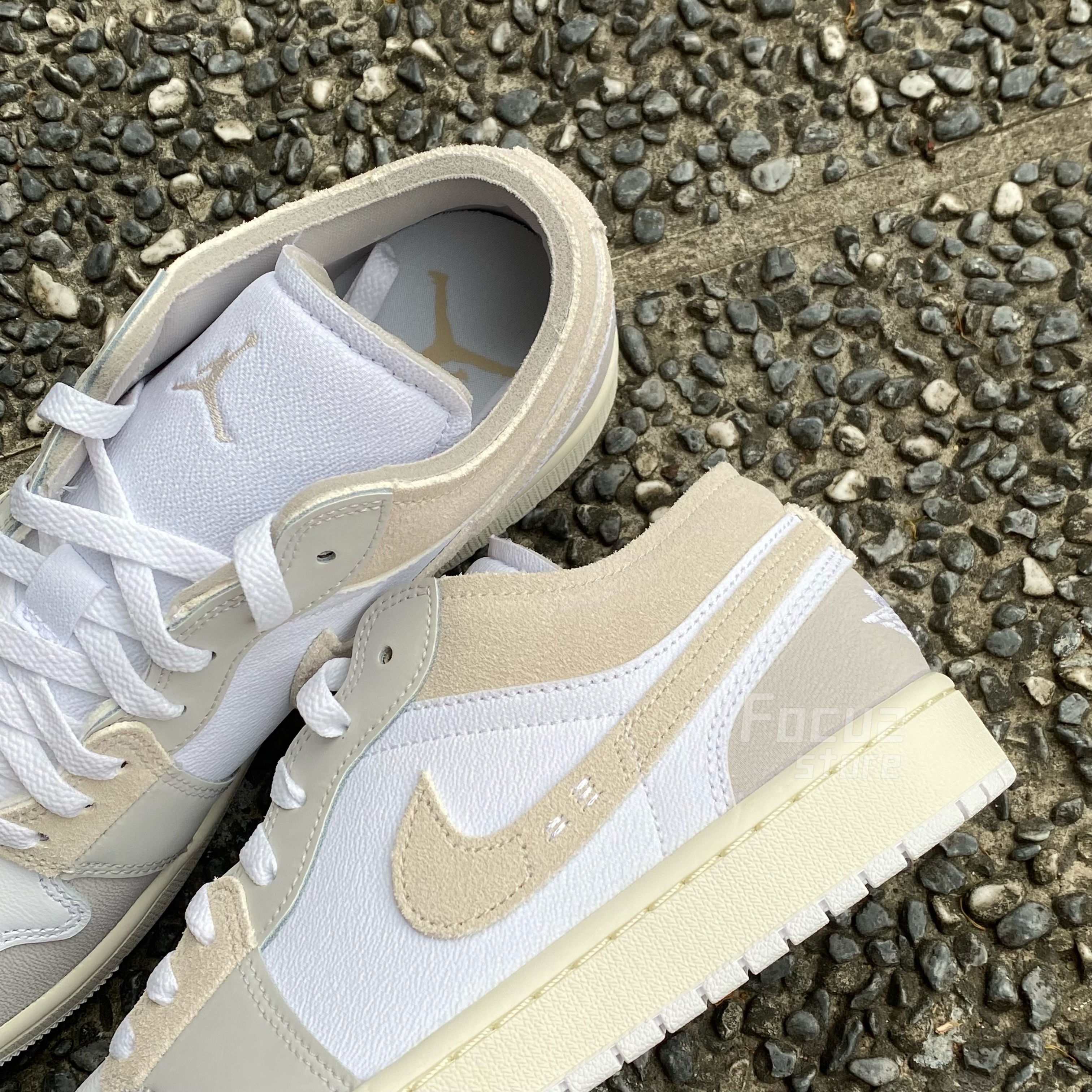 Air Jordan 1 Low SE Craft 'Inside Out - Tech Grey' DN1635-002【預購商品】