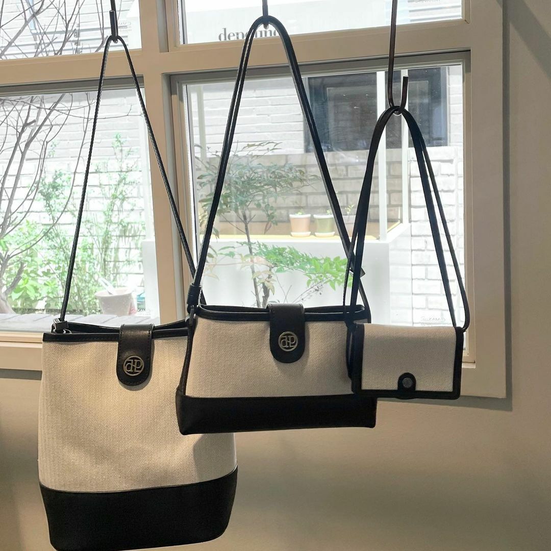 韓国シンプルおしゃれ【depound】town bag ( mini cross ) Depound Town Bag (Mini-Cross) [Herringbone Ivory] – Lumière