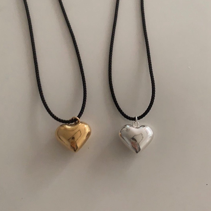 每個檔口模特必備的純銀愛心繩項鍊｜ 韓國連線