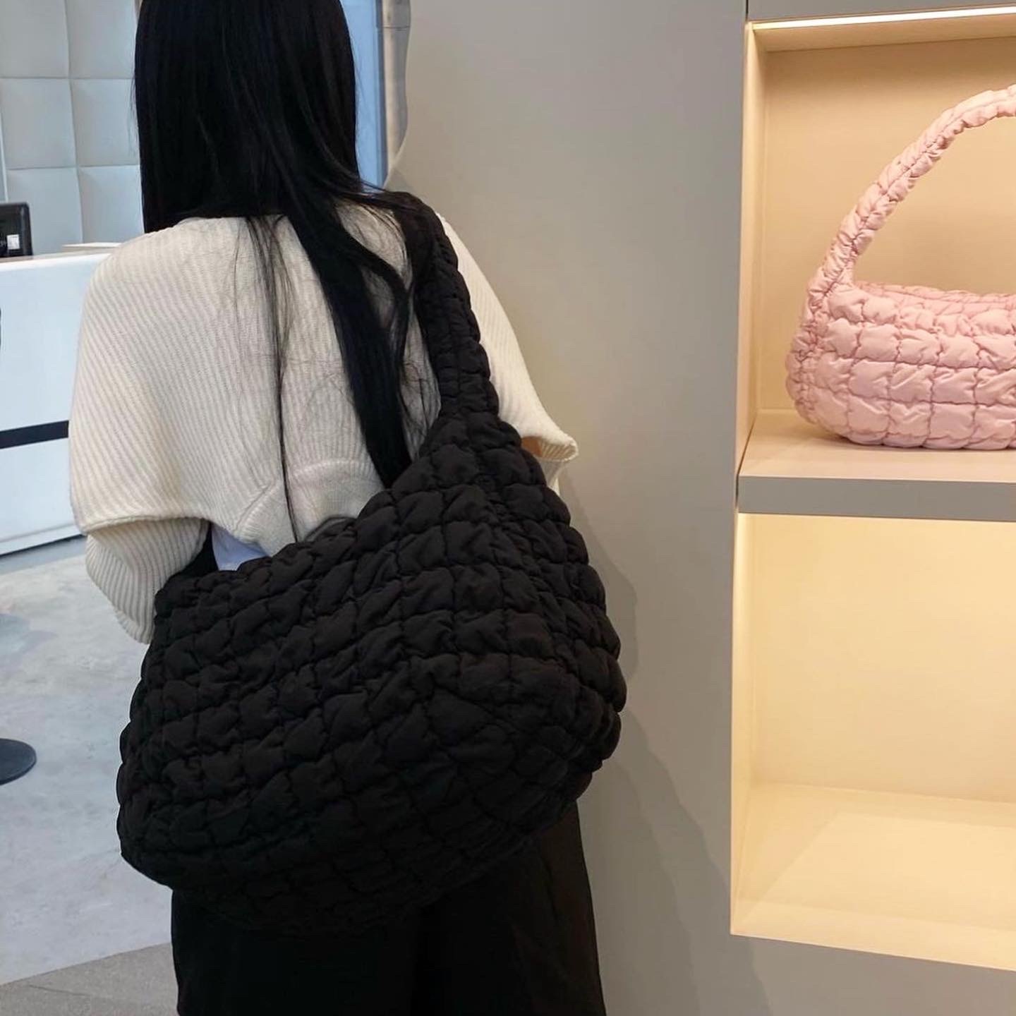 𝙋𝙧𝙚-𝙊𝙧𝙙𝙚𝙧 COS® Quilted Oversized Shoulder Bag (4,950 THB