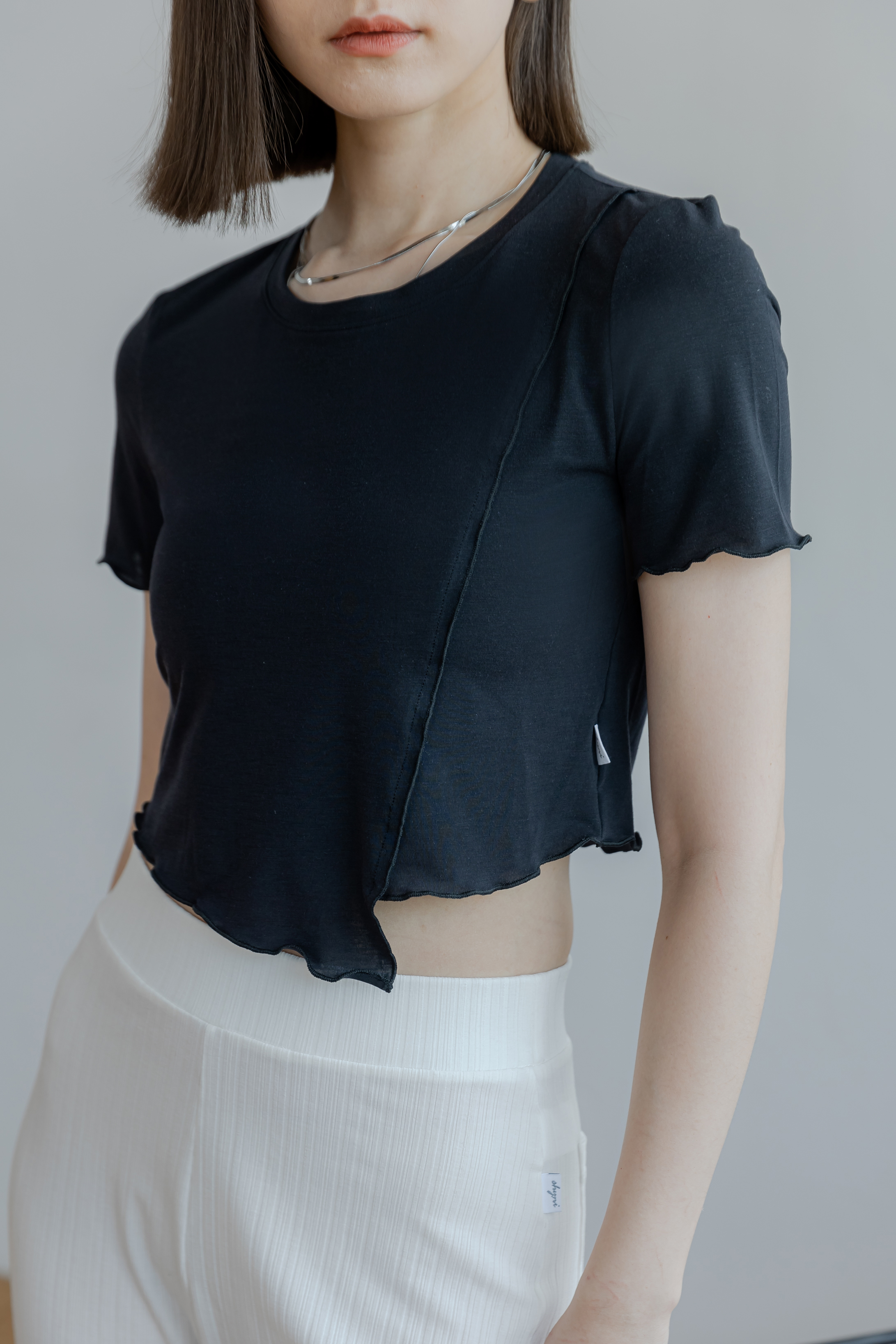 斜邊下擺密拷上衣- 黑