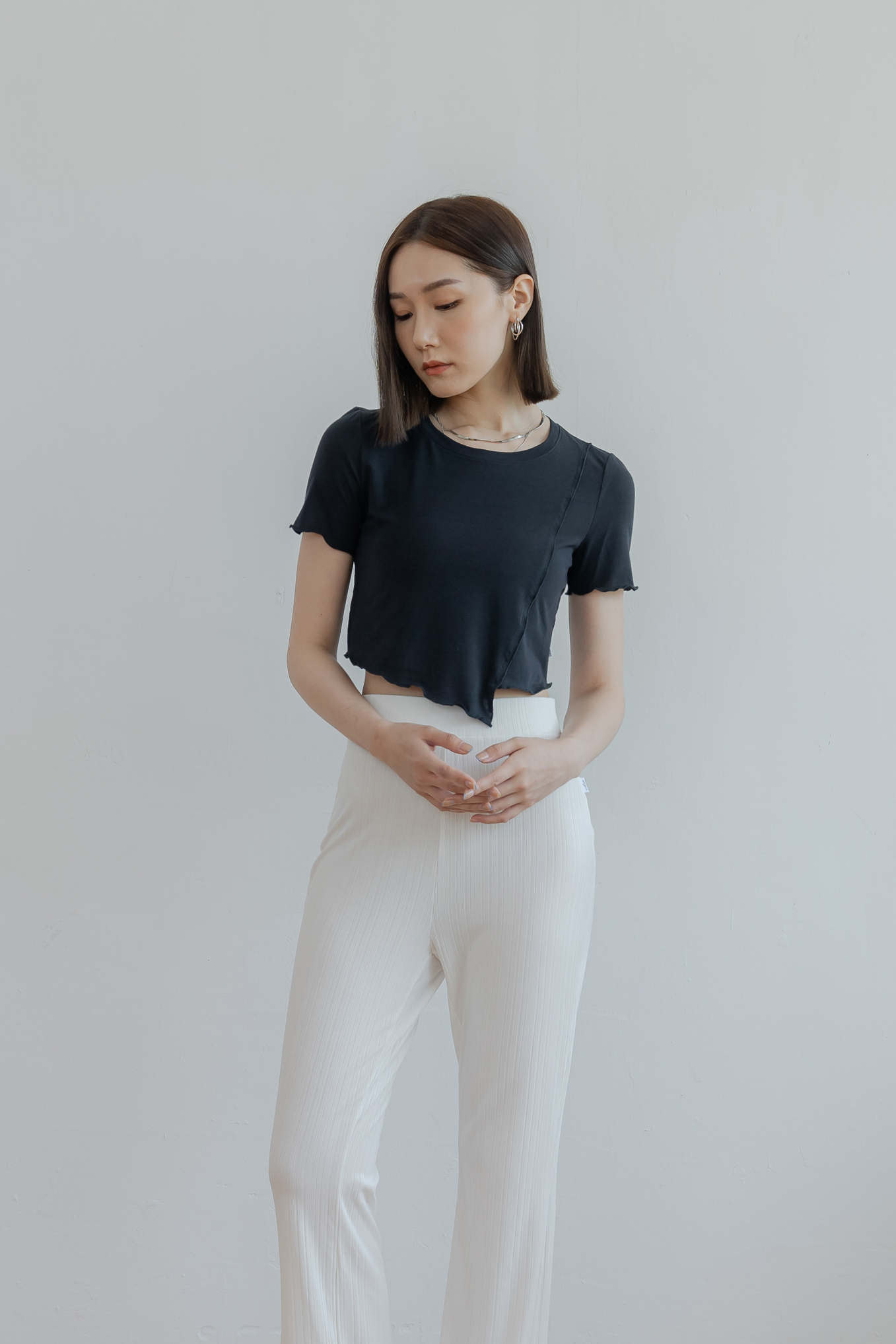 斜邊下擺密拷上衣- 黑