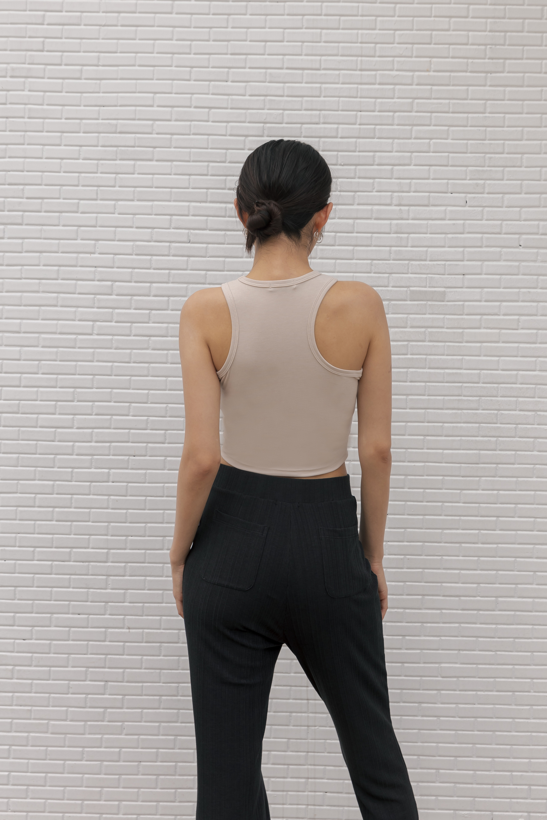 羅紋設計感削肩背心- 淺米