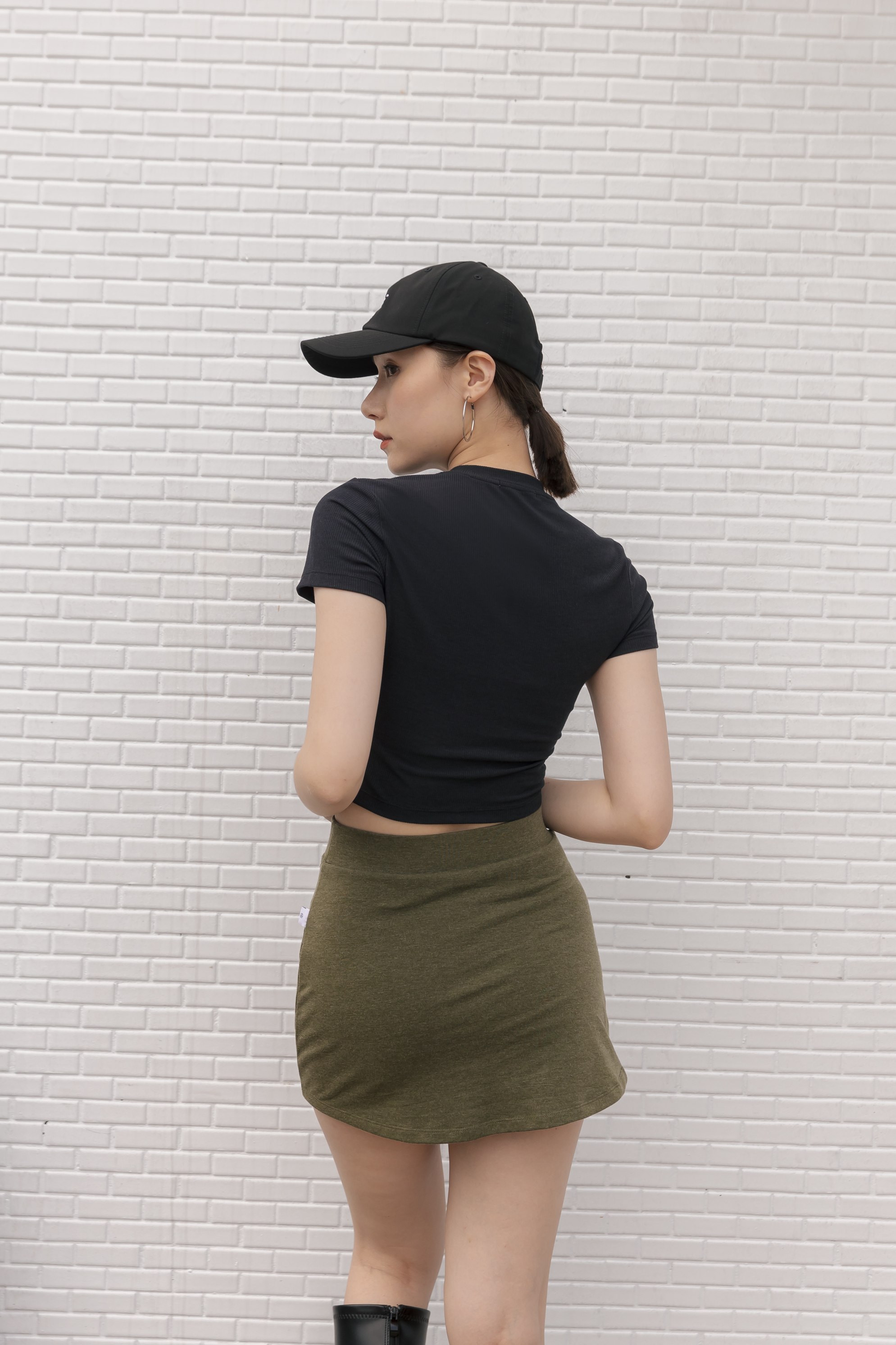 羅紋合身短版上衣- 黑