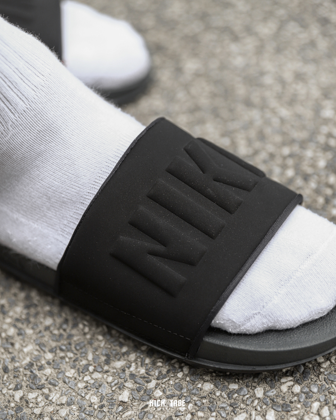 男鞋 NIKE OFFCOURT SLIDE 黑色 黑魂 黑武士 麵包拖鞋 休閒運動拖鞋 Q彈 軟底 拖鞋【BQ4639-003】