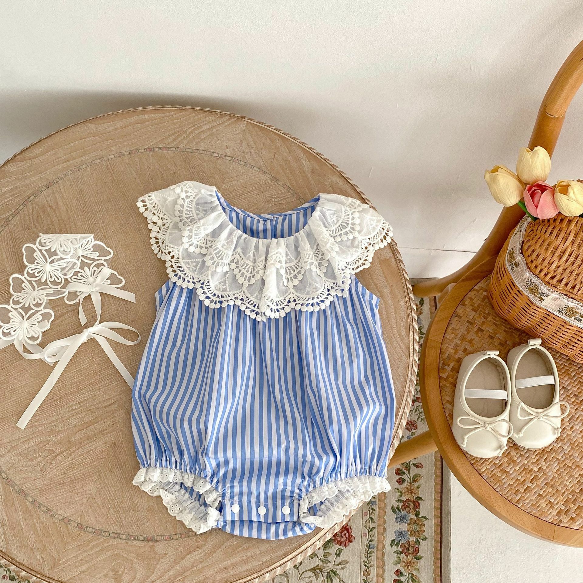 B77BL_SS23_C:藍色直紋花邊領背心包屁(pre-order)