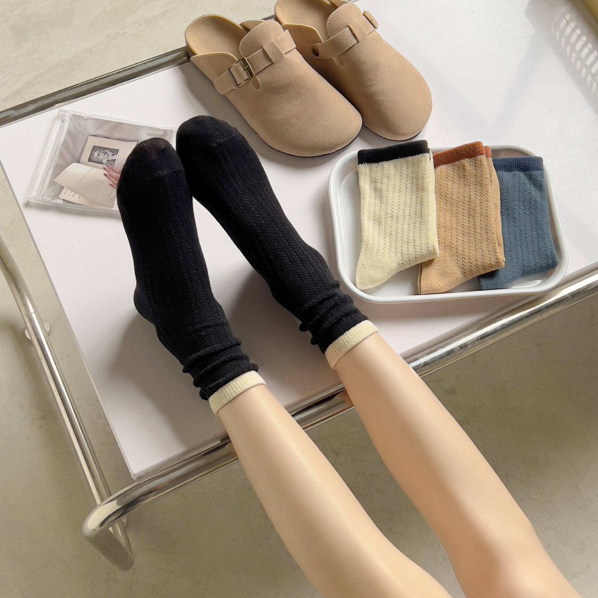 《2687》♾️日系麻花紋拼色中筒襪