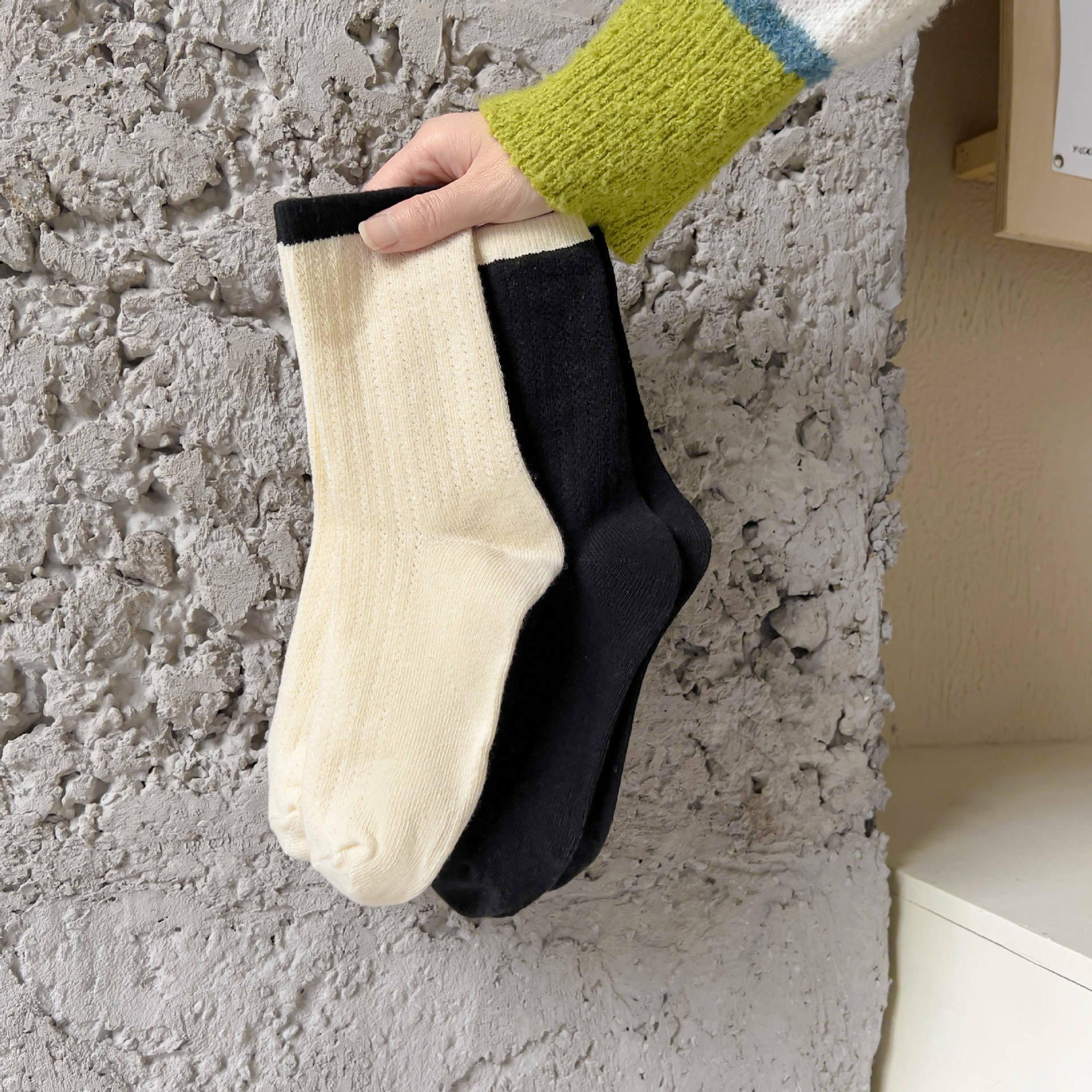 《2687》♾️日系麻花紋拼色中筒襪