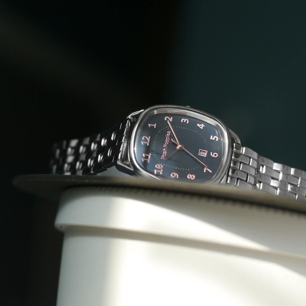 Signature 簡約氣質酒桶女錶