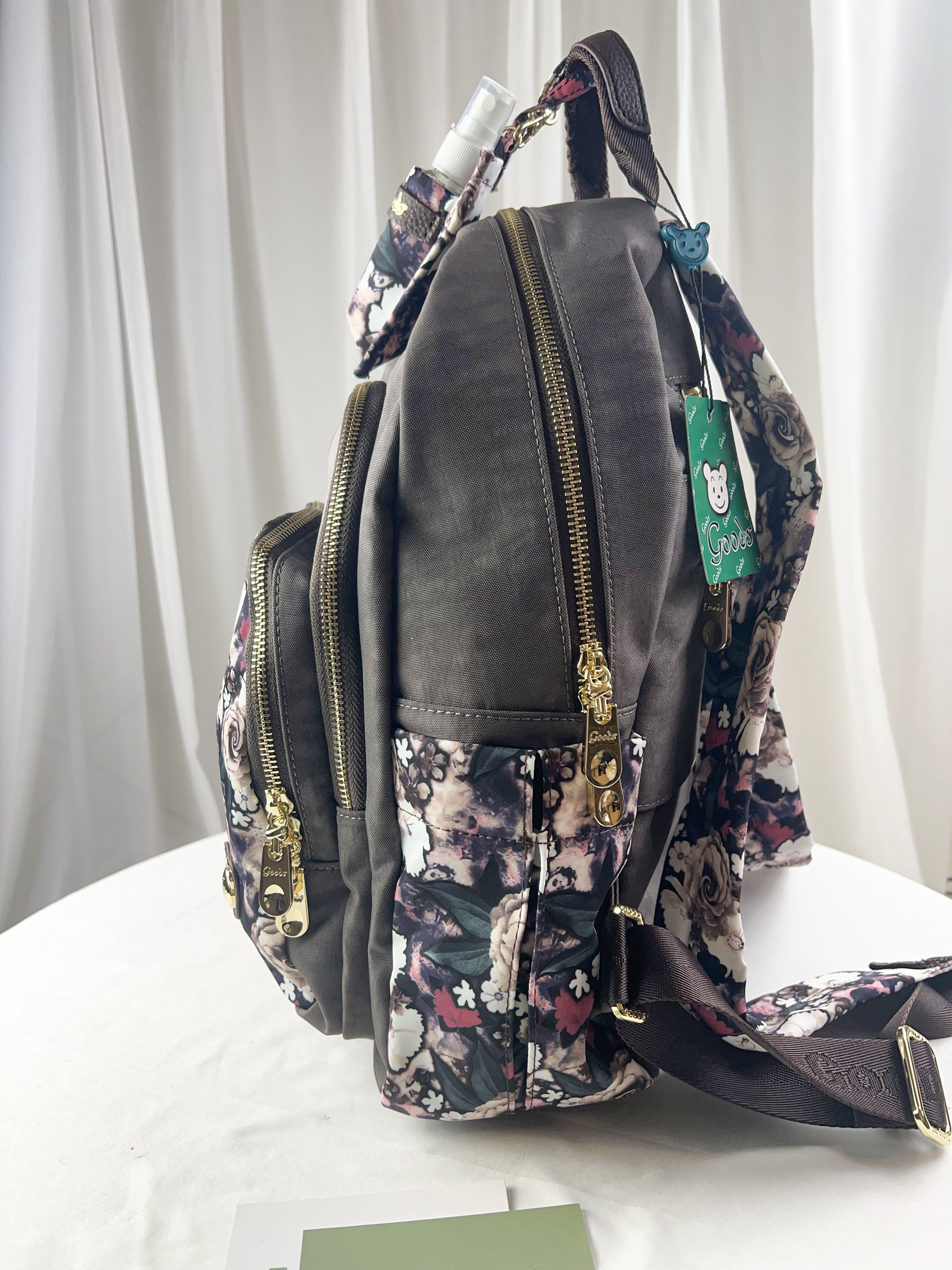 GOODS 咖啡花拼色防潑水後背包 附酒精保護套+酒精瓶  #2847