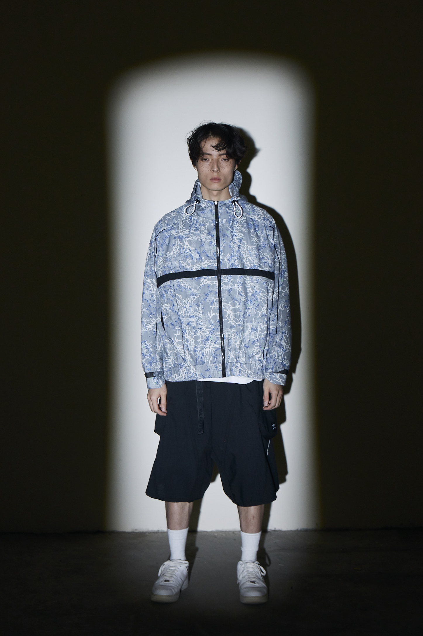 蟲窟印花外套- 灰