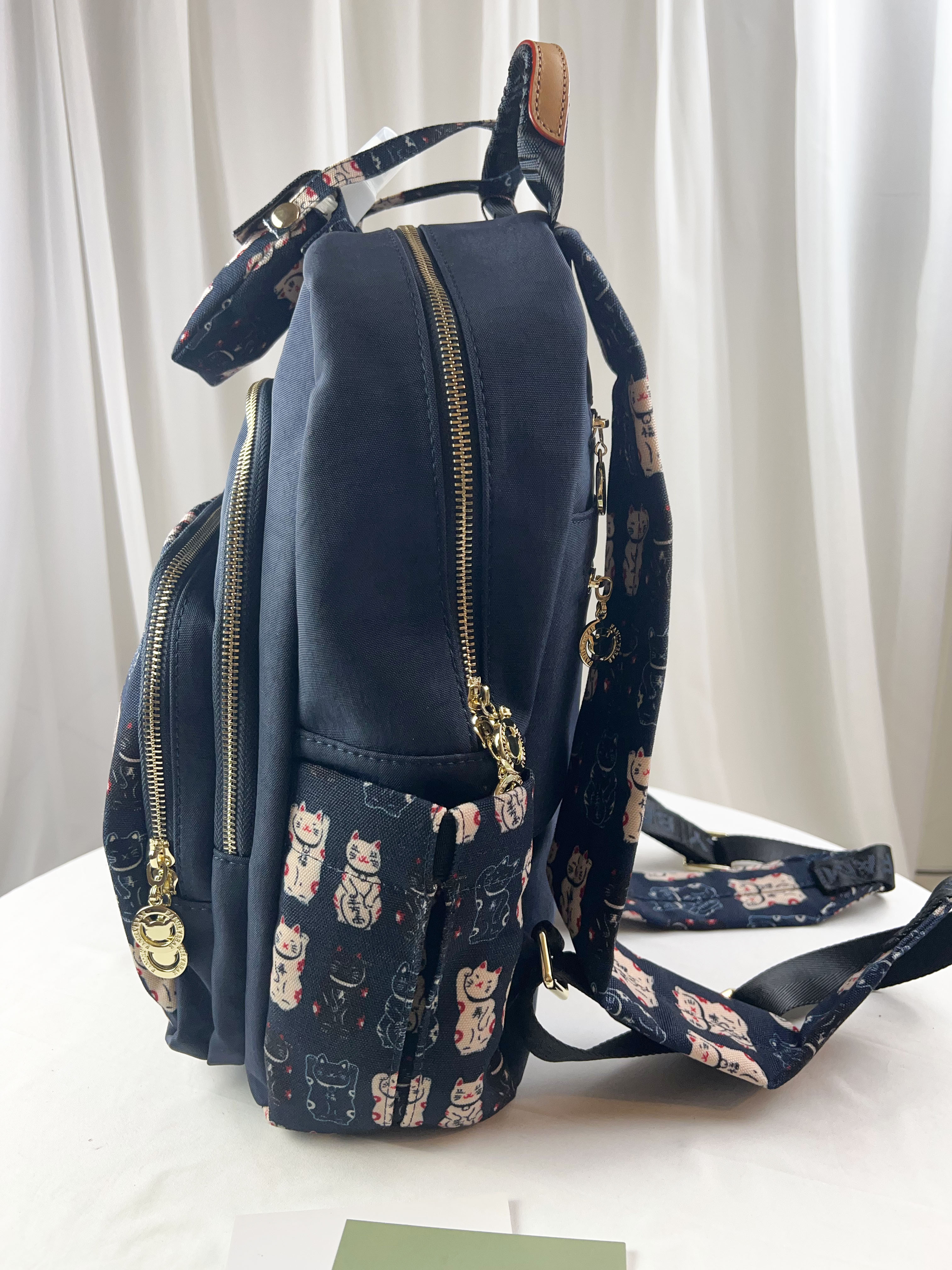 GOODS 招財貓拼色防潑水後背包 附酒精保護套+酒精瓶  #2847