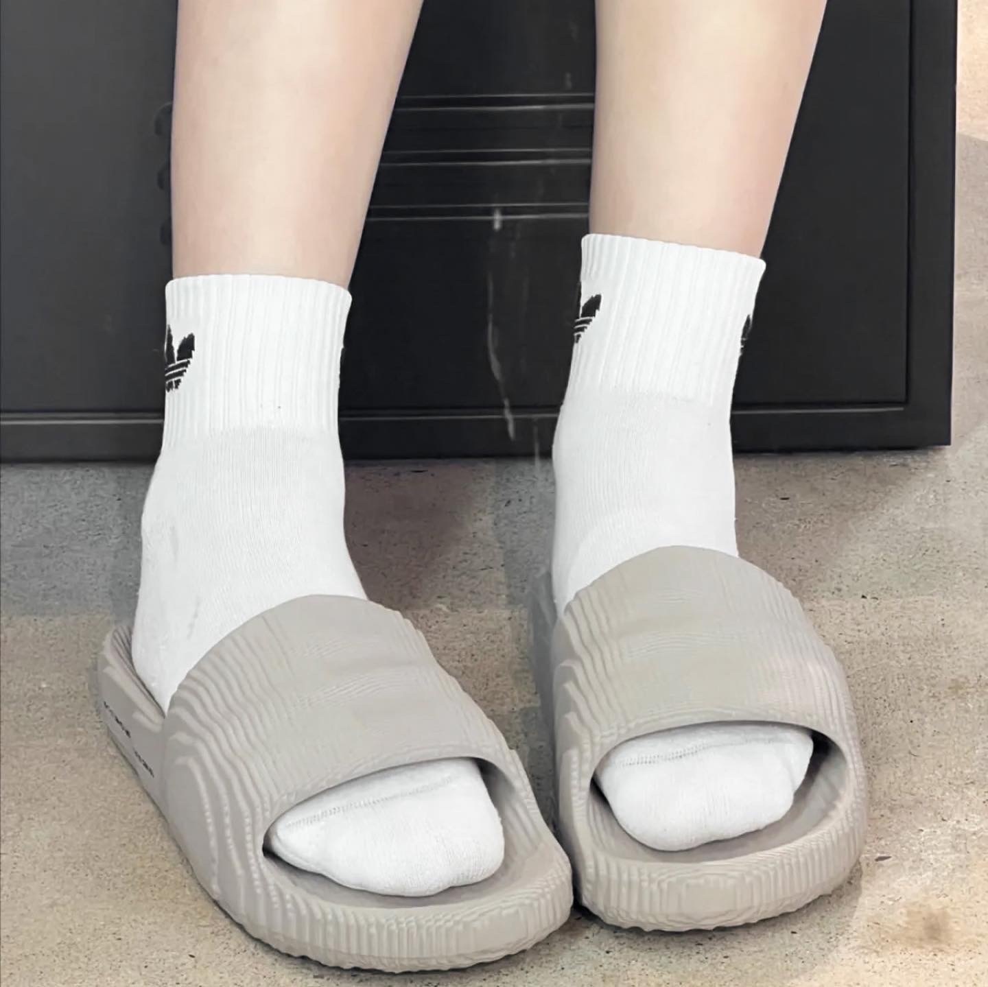 ADIDAS ADILETTE 22 水波紋 石紋 象牙灰 灰咖 拖鞋 防水拖 海灘拖 男鞋 HQ4670 / 預購