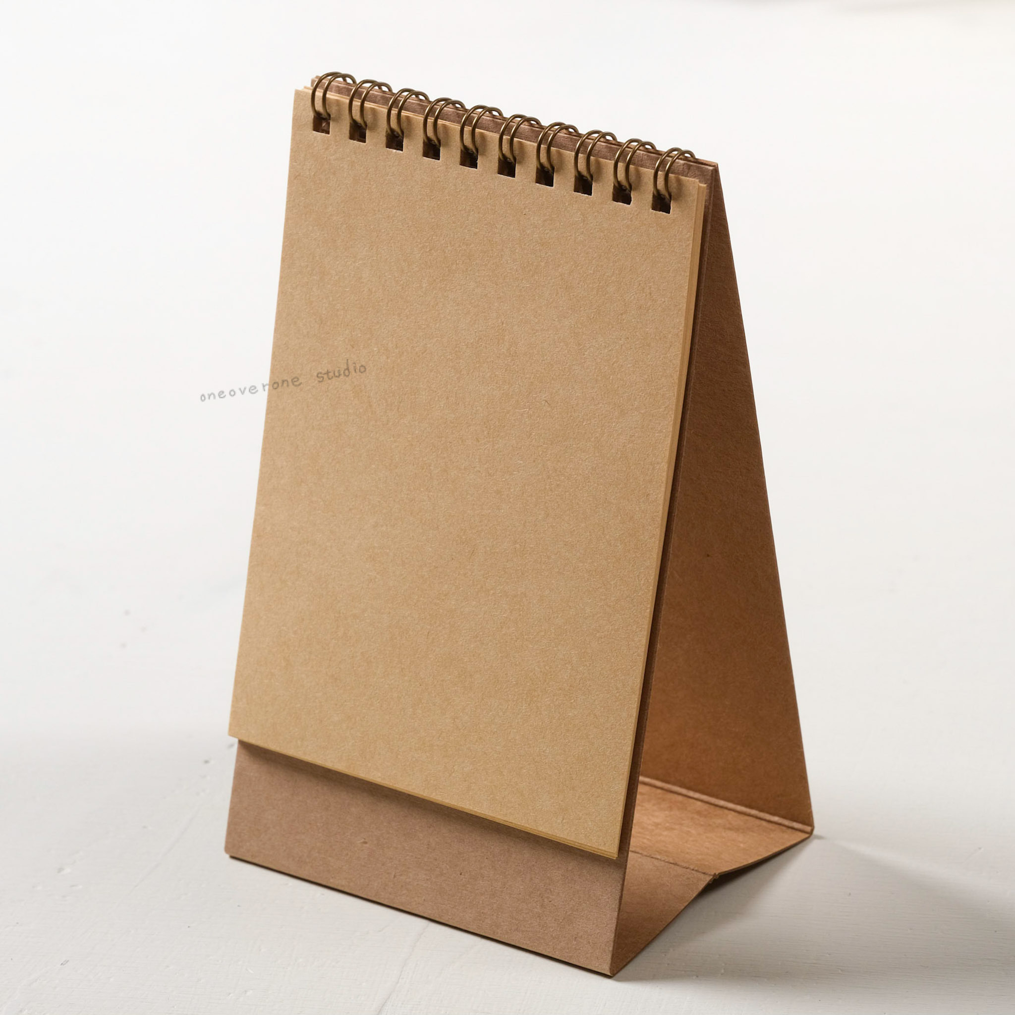 站立的空白手帳 /一分之一工作室/臺灣