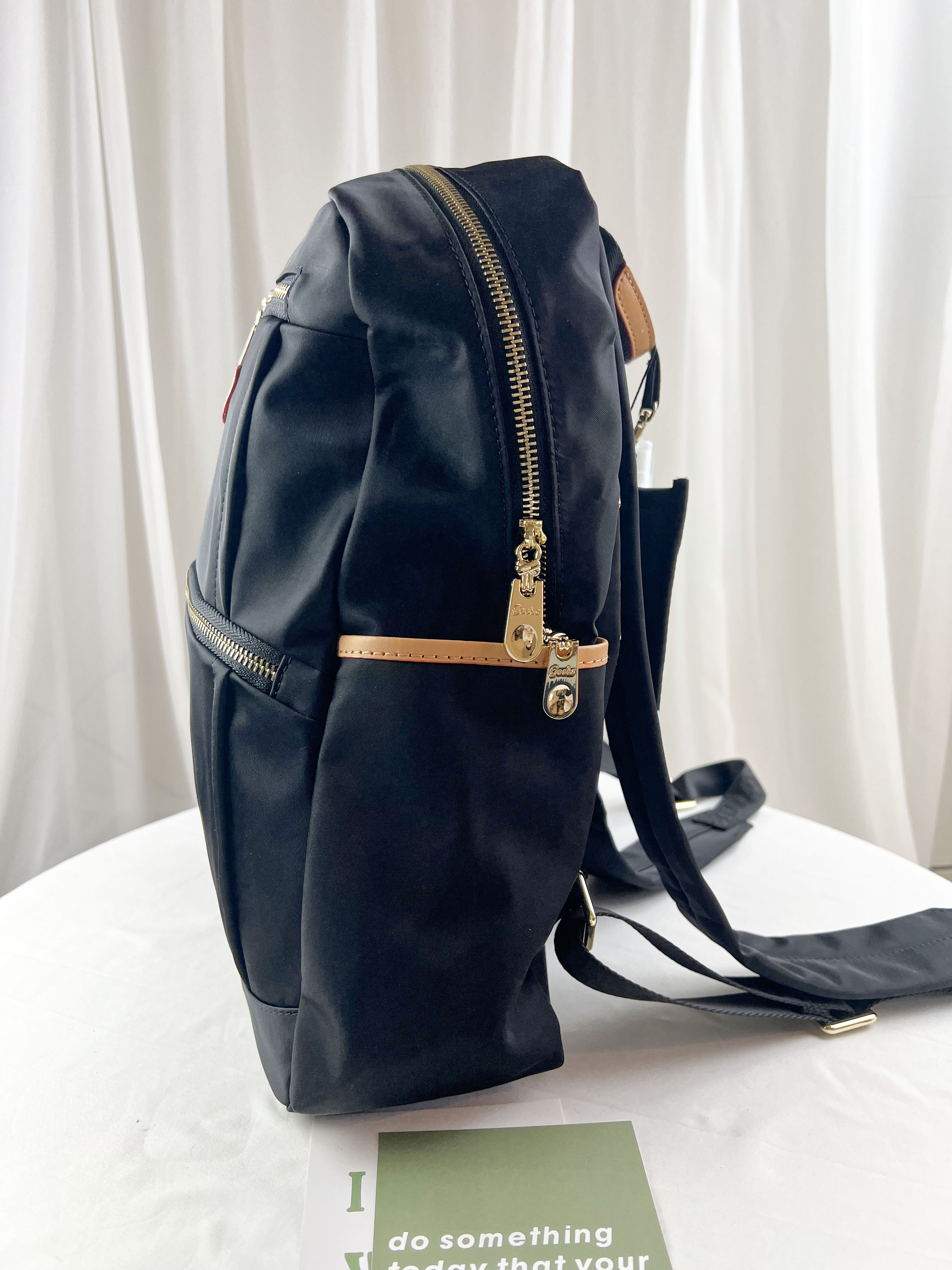 GOODS 素面尼龍防潑水防盜後背包  附酒精保護套+酒精瓶  #2848