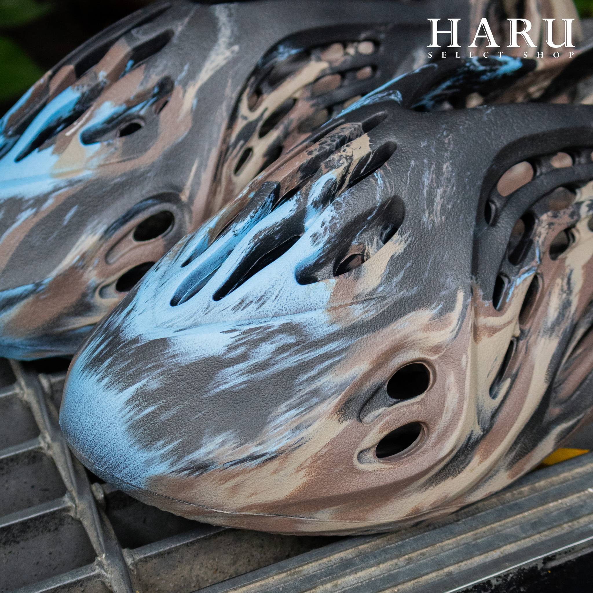 ADIDAS Yeezy Foam RNR MX Cinder 黑炫彩 黑藍迷彩 拖鞋 懶人鞋 ID4126