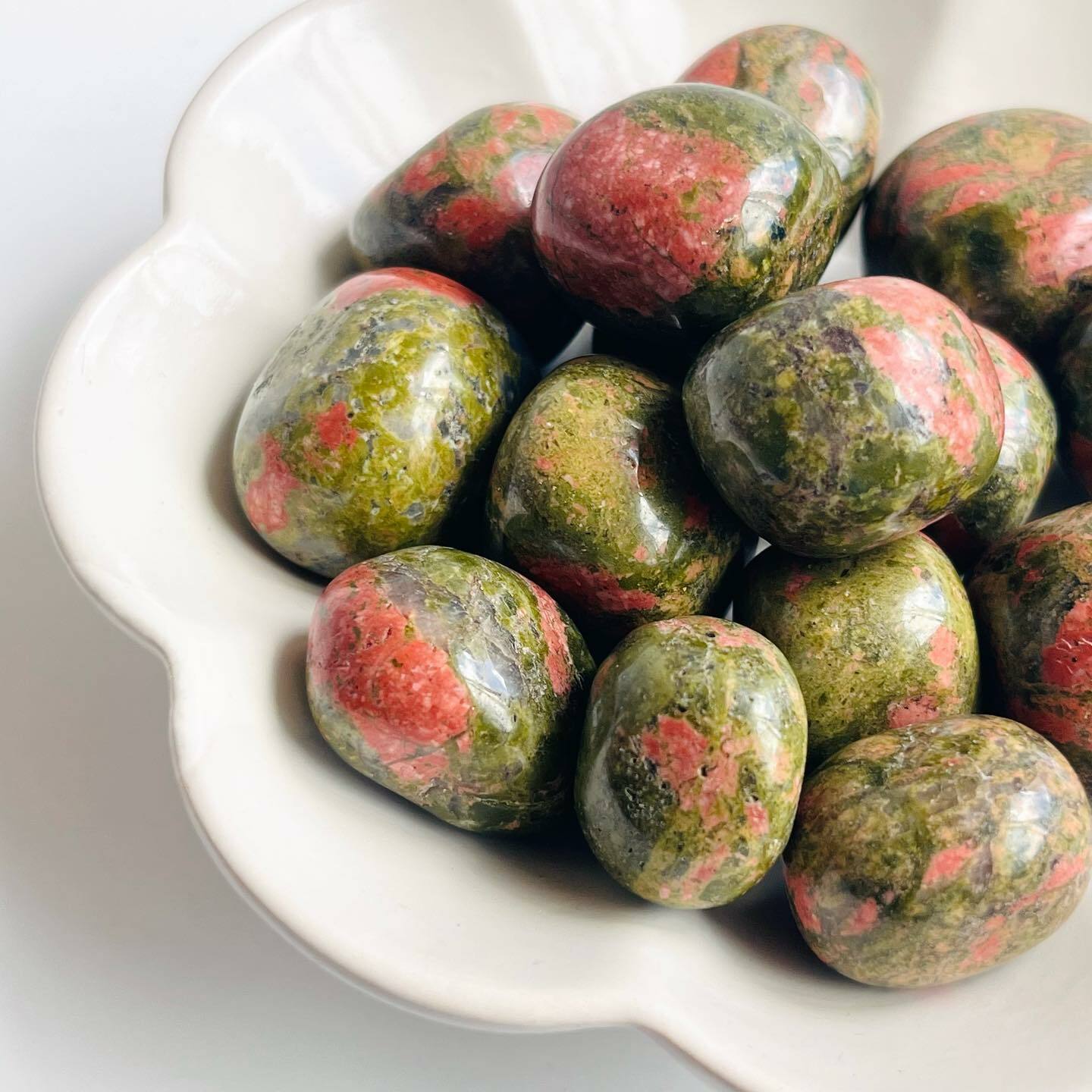 [原石] 花綠寶 水晶滾石