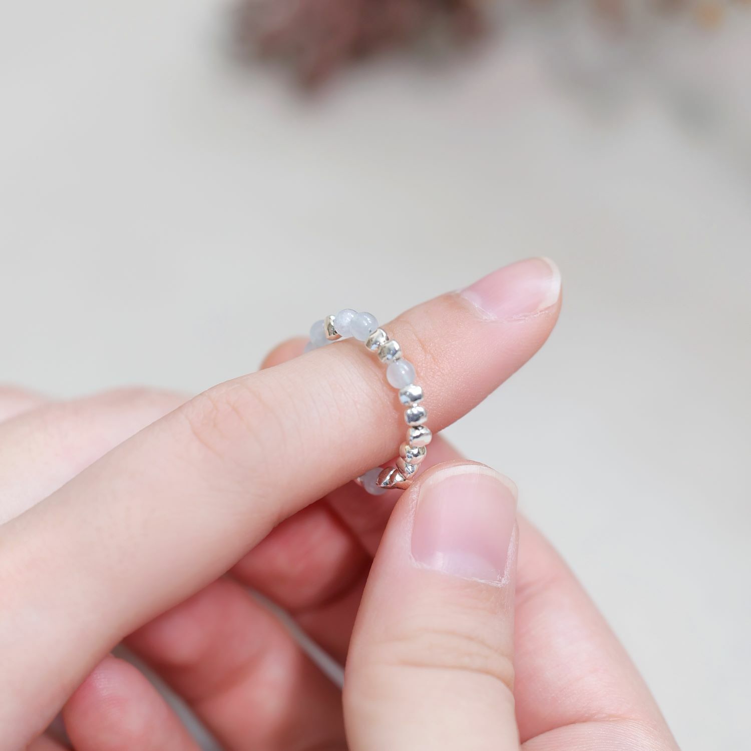 冰白．小銀珠翡翠戒指（產品編號：JW001）