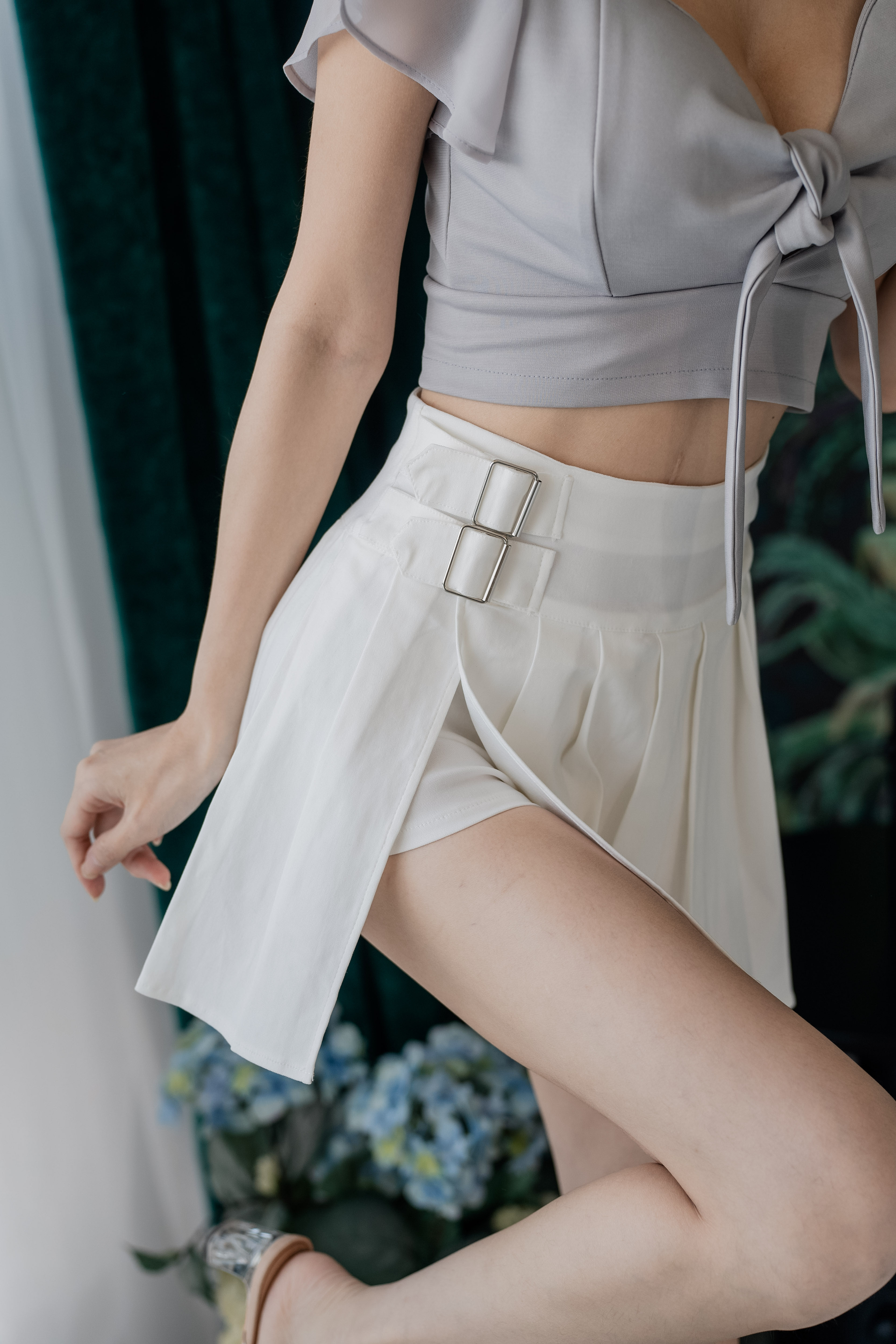 獨家訂製♡甜辣雙帶造型開衩百摺褲裙（白色彈性均碼可穿到XL）00