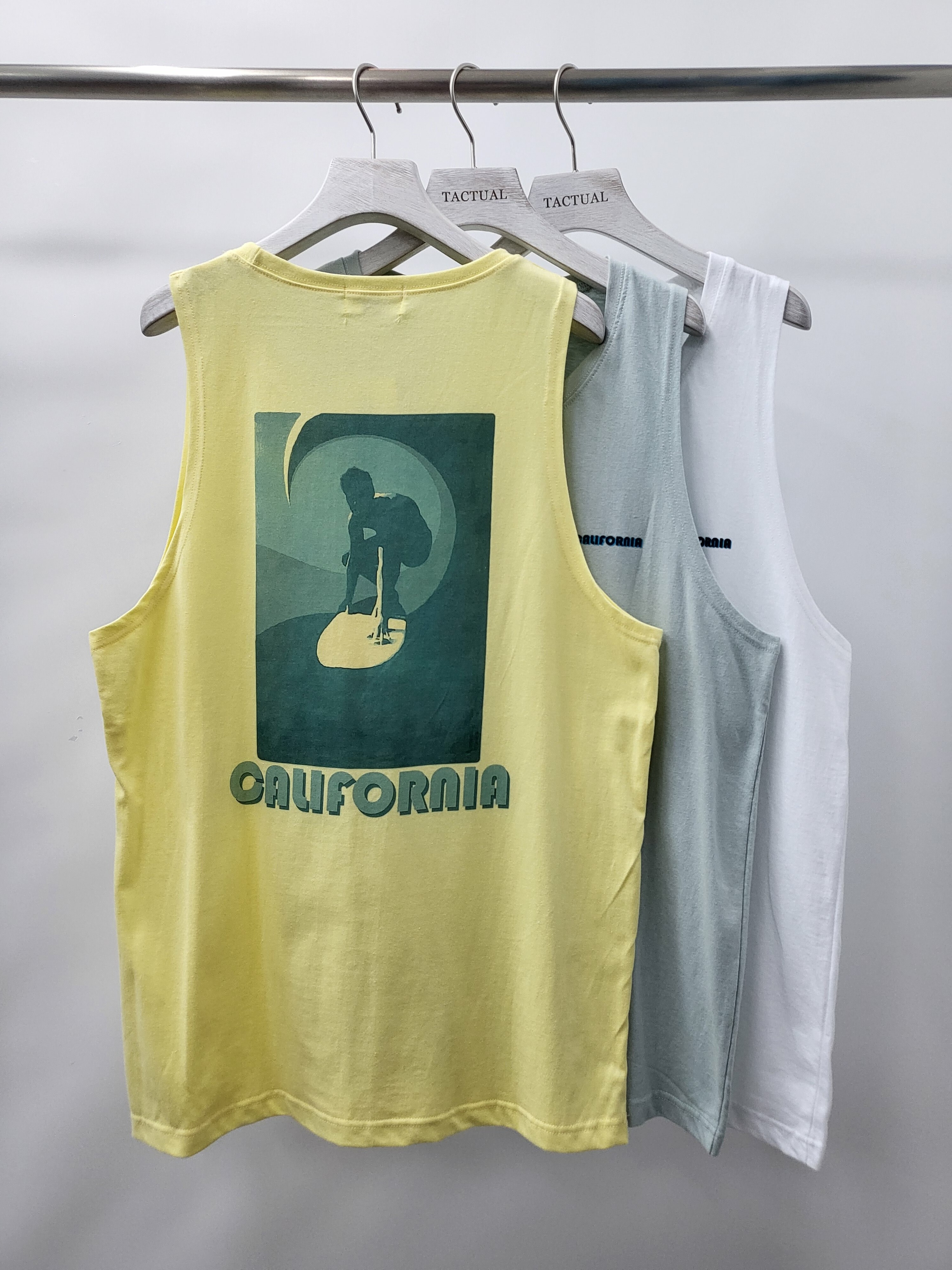 英文字圖案背心 V960