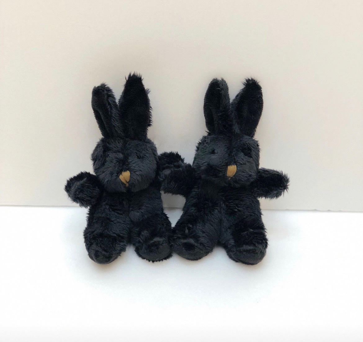 KR BLACK RABBIT KEYRING