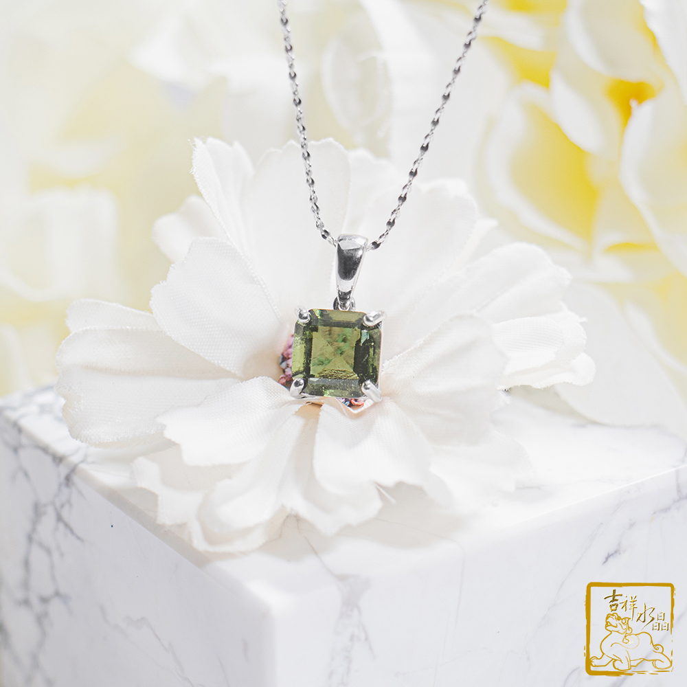 捷克綠玻隕石-捷克隕石方形墜 1.2g 招好運