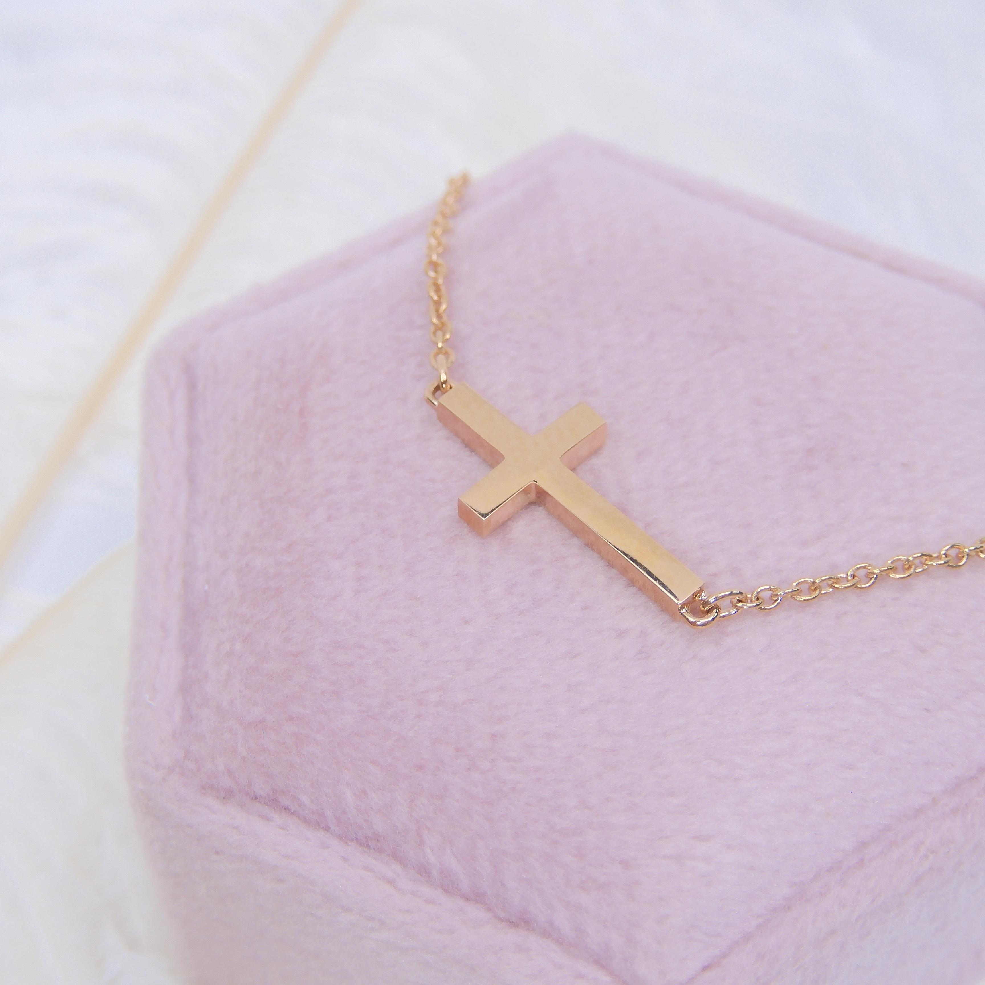 18K Gold The Cross Necklace