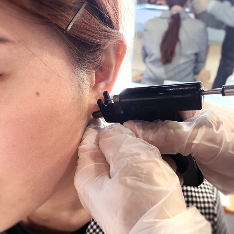 【線上預約】穿耳洞 ART64門市穿刺服務