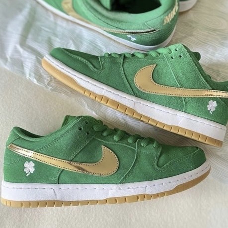 Nike SB Dunk Low "Shamrock" 翻毛絨面 綠 金勾 幸運草 BQ6817-303