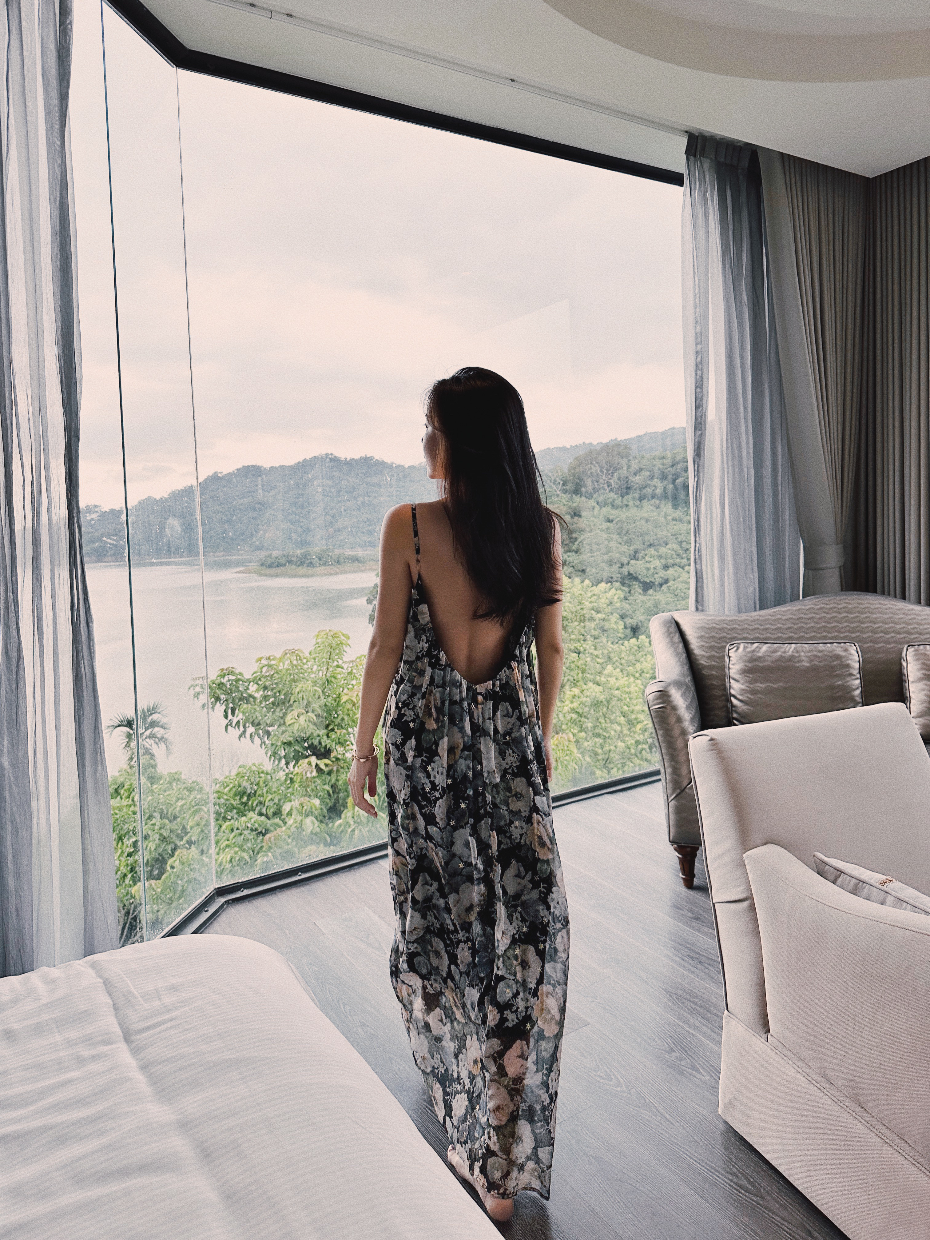 Starry night 星落繁花 細肩露背印花長洋裝