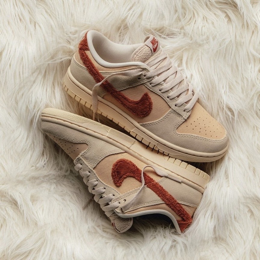 Nike Dunk Low "Terry Swoosh" 米粉色 絨毛 乾燥玫瑰 女鞋 DZ4706-200