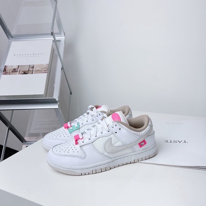Nike Dunk Low "Bling" 街舞系列 純白 湖藍 芭比粉 項鍊 女鞋 DX6060-121