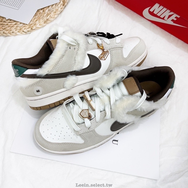 Nike Dunk Low Fur & Bling 絨毛圍巾 灰白 可可棕 鑲鑽 女鞋 FB1859-121