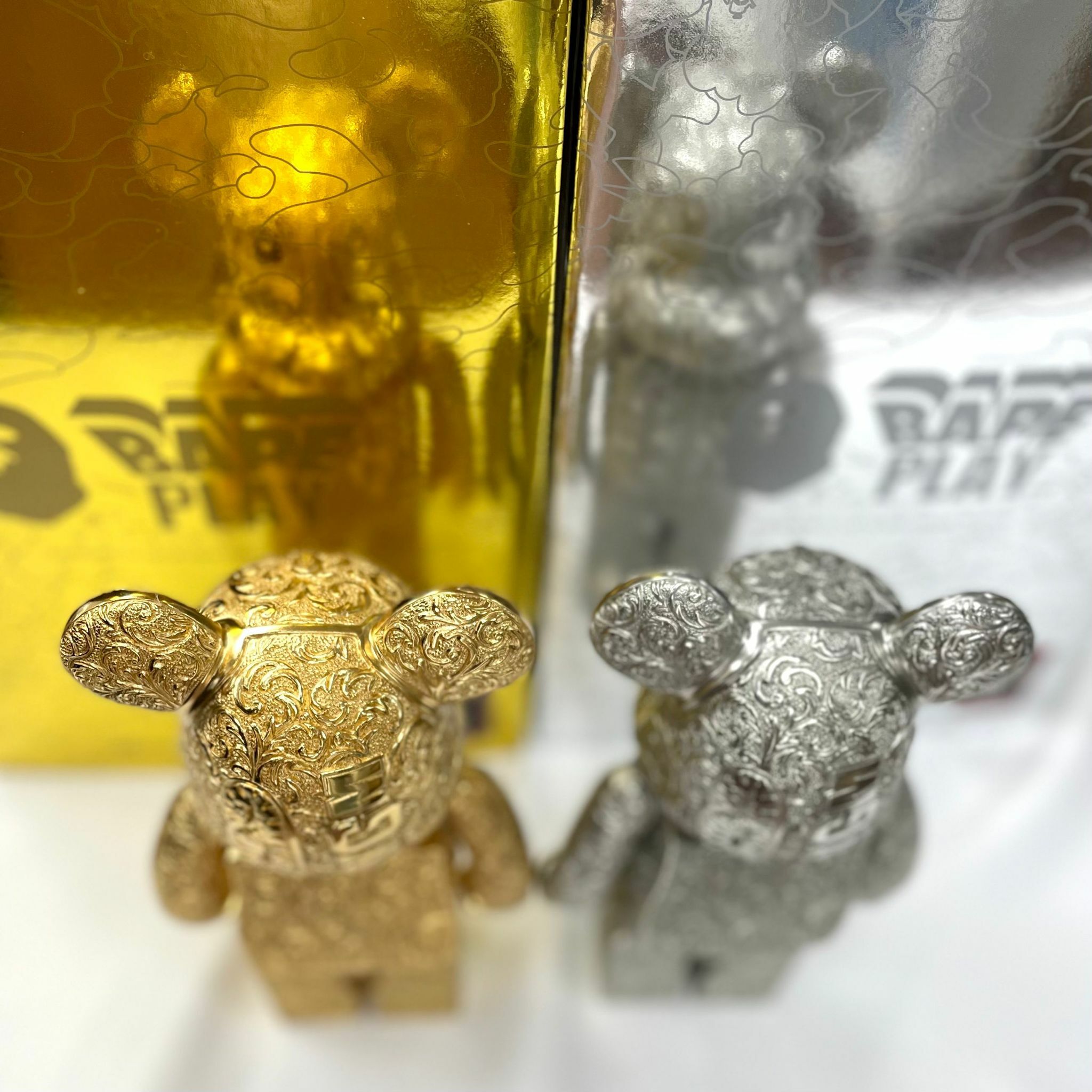 400% Be@rbrick BAPE (R) SHARK ROYAL SELANGOR (GOLD/SILV