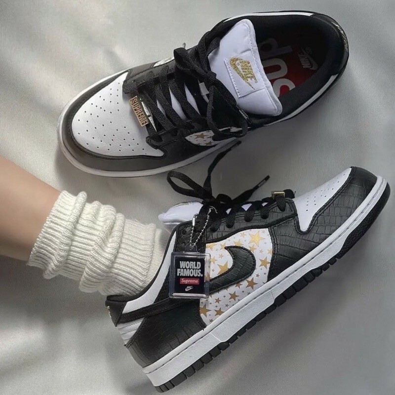 Nike SB Dunk Low x Supreme 聯名 鱷魚紋 星星 熊貓 白金黑 DH3228-102