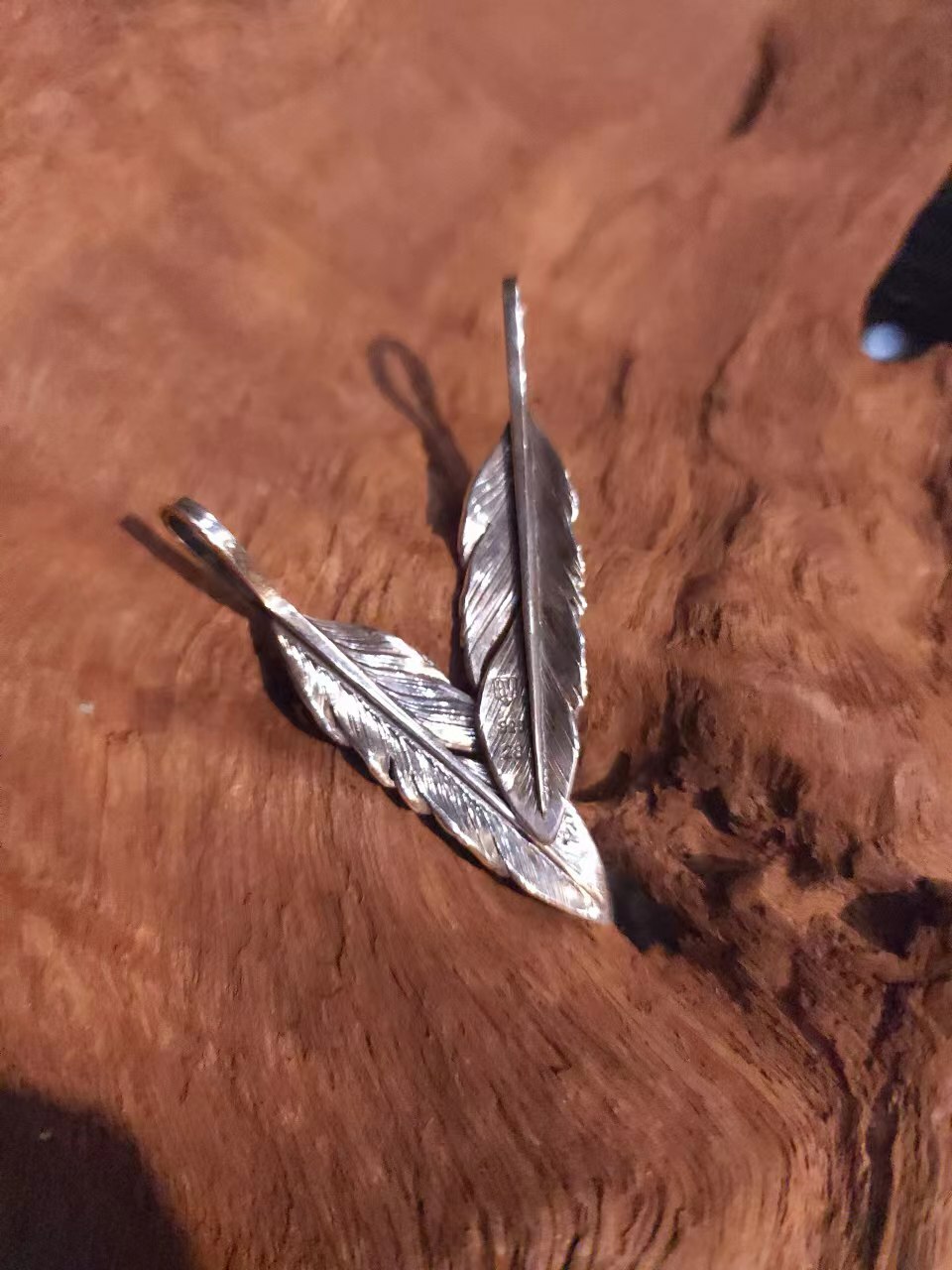 Black Venom Jewelry-Freedom & Prayer M(6cm)鑲澳洲蛋白石銀羽。