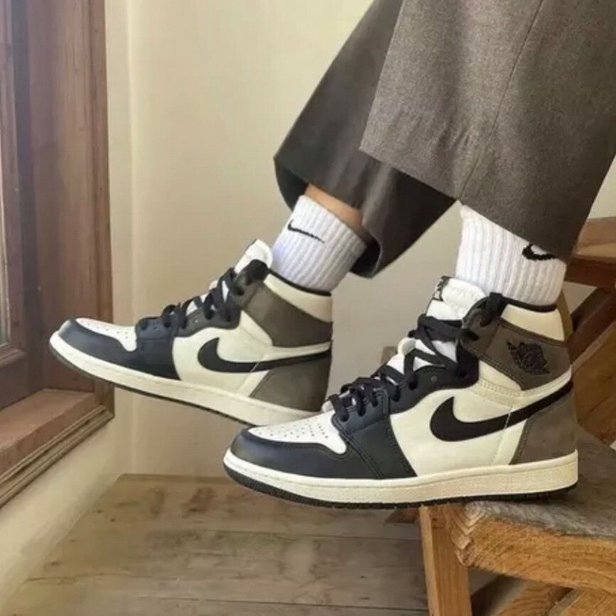 Nike Air Jordan 1 OG Dark Mocha 黑摩卡 拿鐵 小倒鉤 555088-105