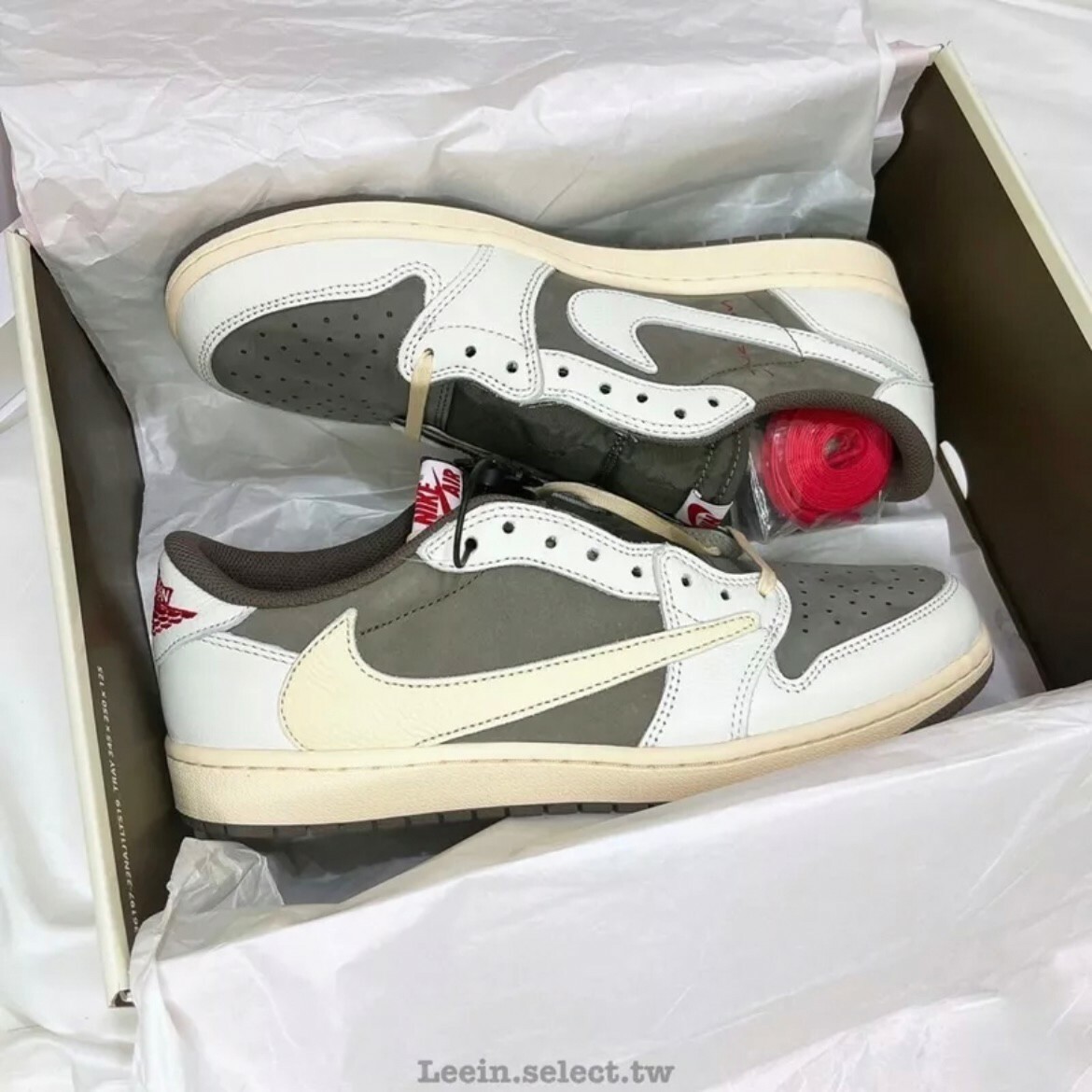 Nike Air Jordan 1 x Travis Scott Mocha 白棕摩卡倒鉤DM7866-162